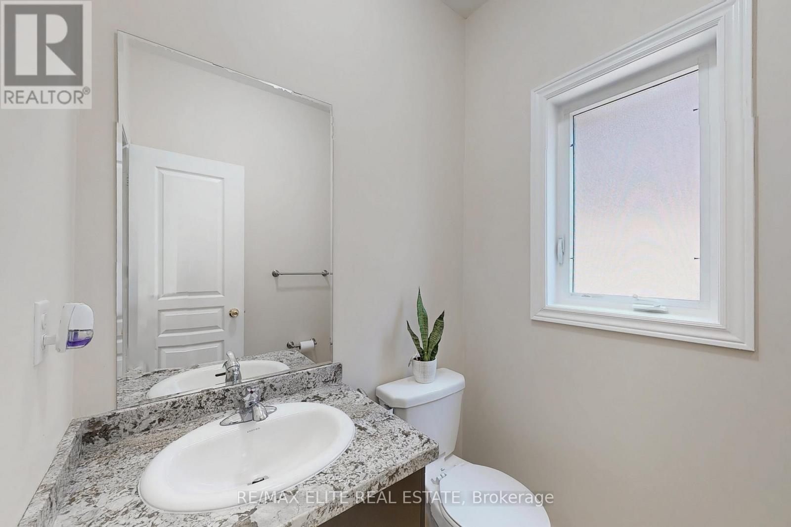 1226 Atkins Drive, Newmarket (Stonehaven-Wyndham), Ontario  L3X 0C8 - Photo 18 - N12292097