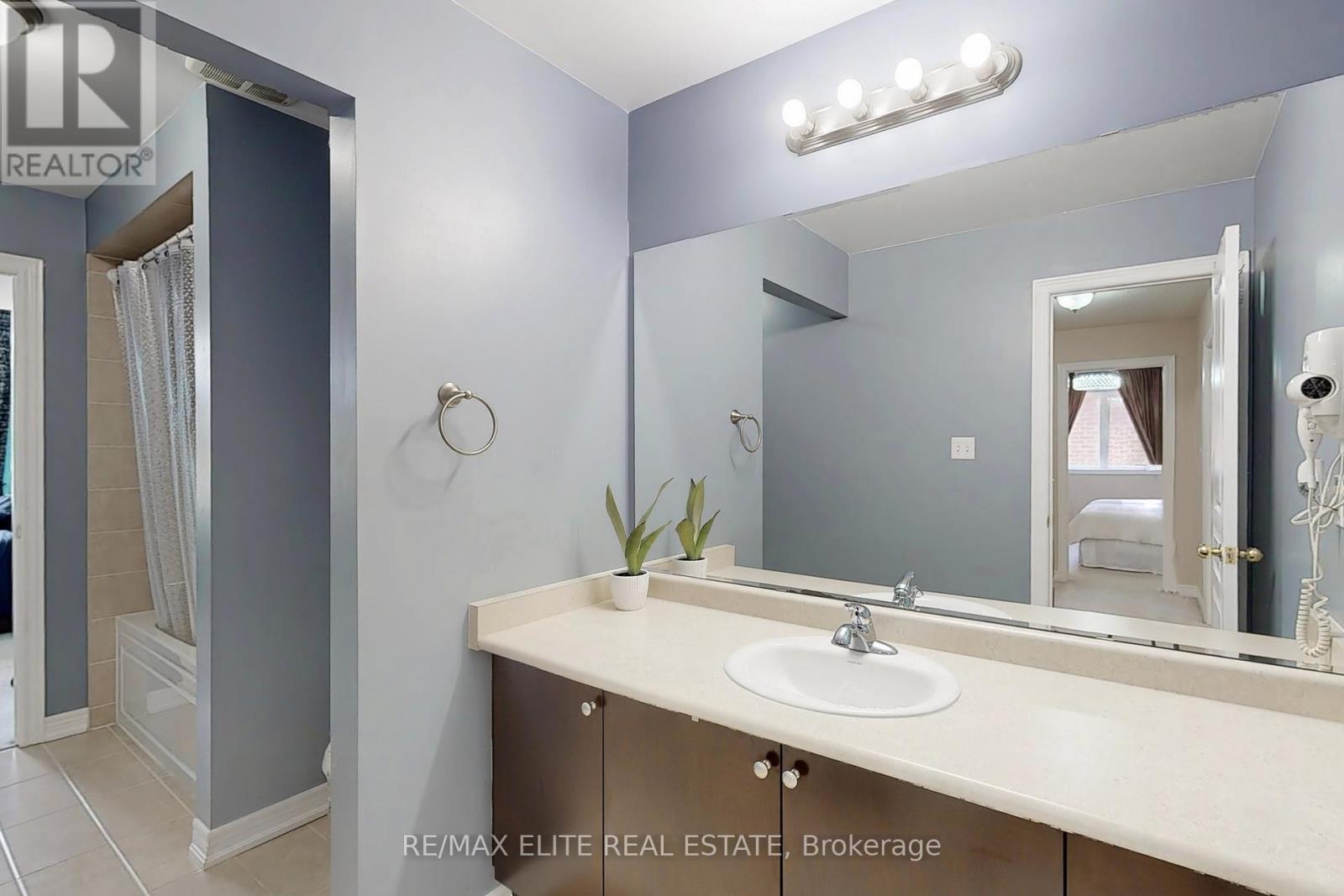 1226 Atkins Drive, Newmarket (Stonehaven-Wyndham), Ontario  L3X 0C8 - Photo 32 - N12292097