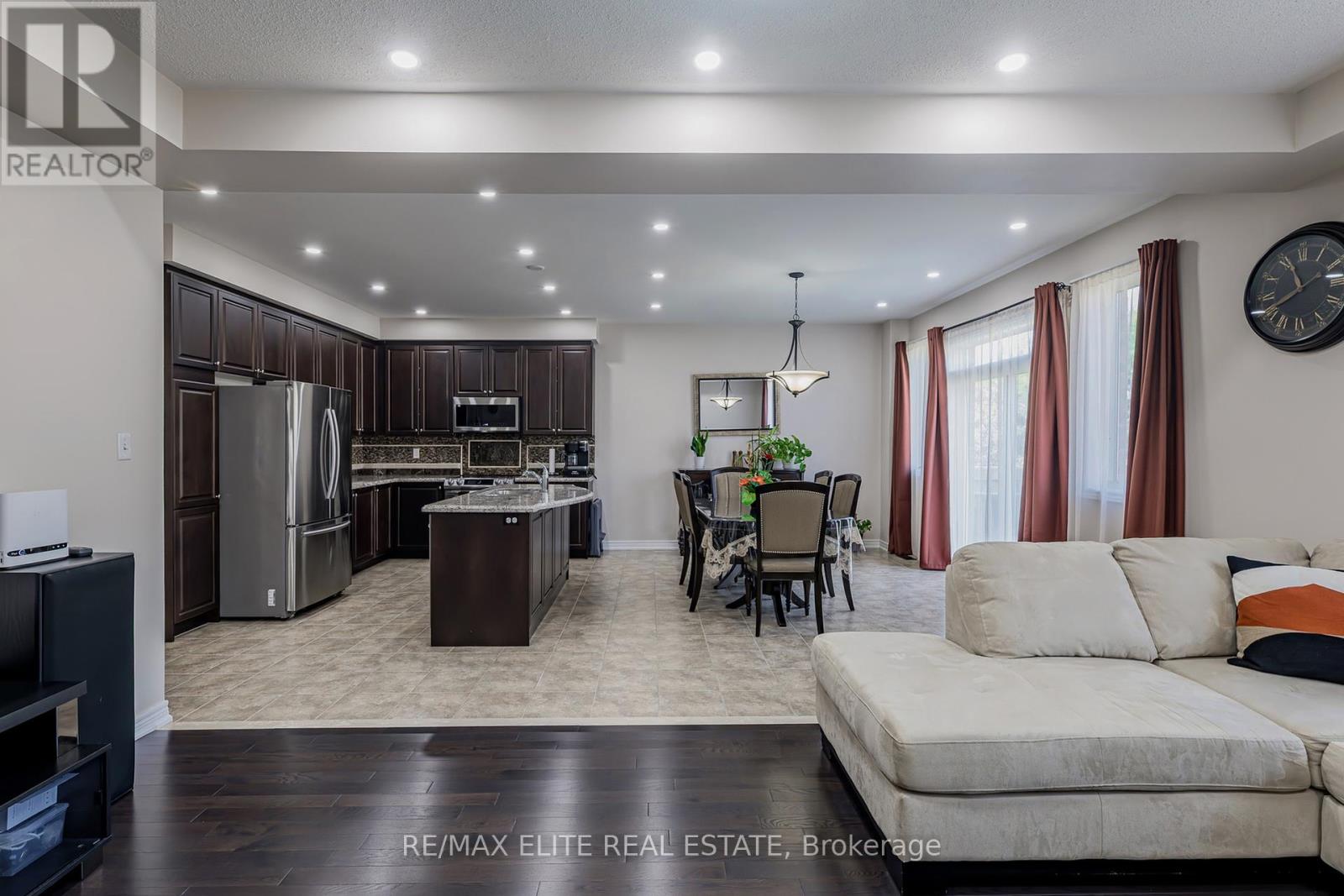 1226 Atkins Drive, Newmarket (Stonehaven-Wyndham), Ontario  L3X 0C8 - Photo 9 - N12292097