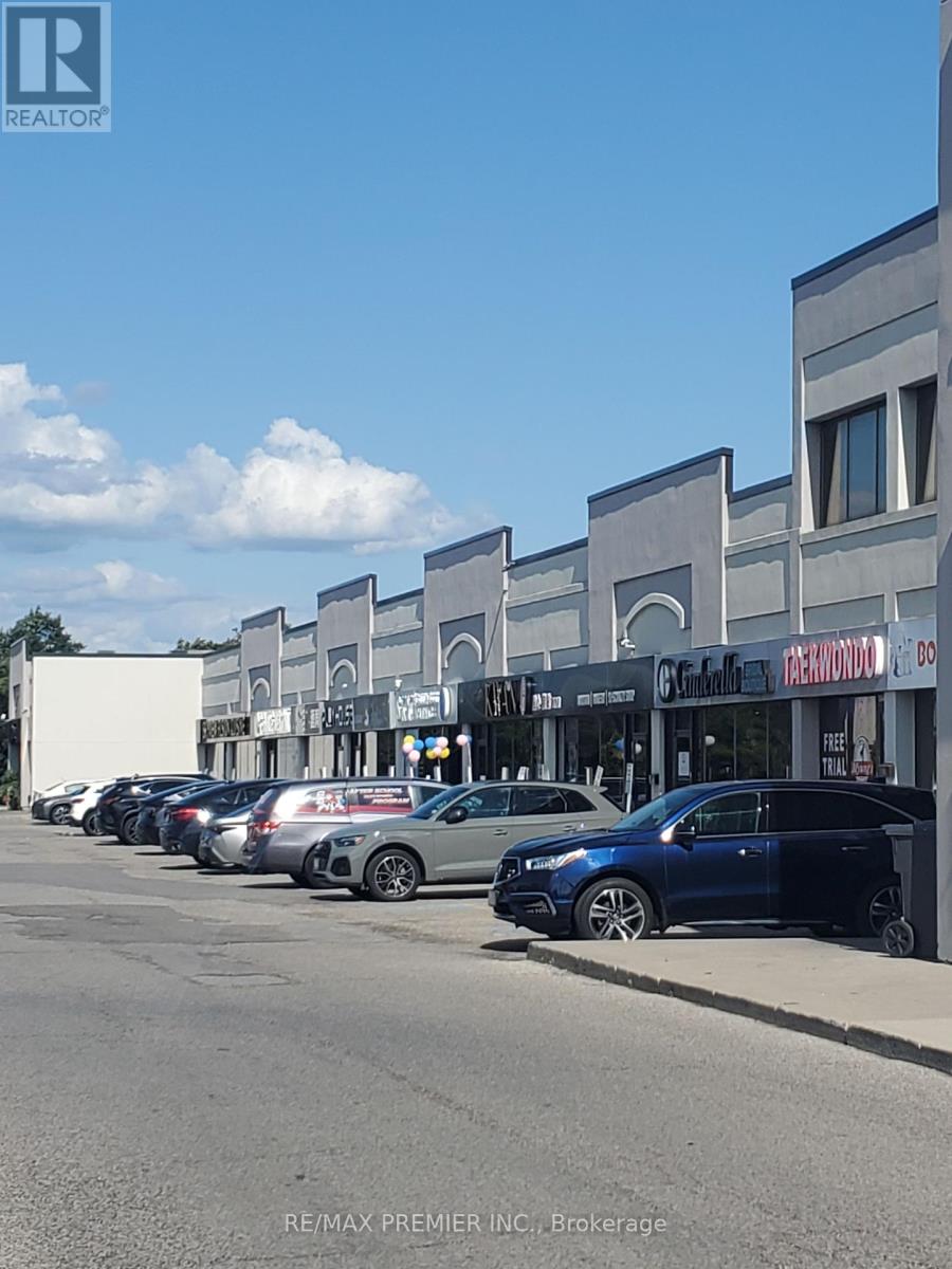 5 - 8261 Woodbine Avenue, Markham, Ontario  L3R 8Z5 - Photo 2 - N12292145
