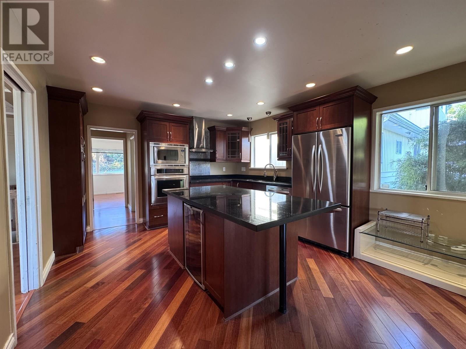 Property at 4510 CLINTON STREET image 4