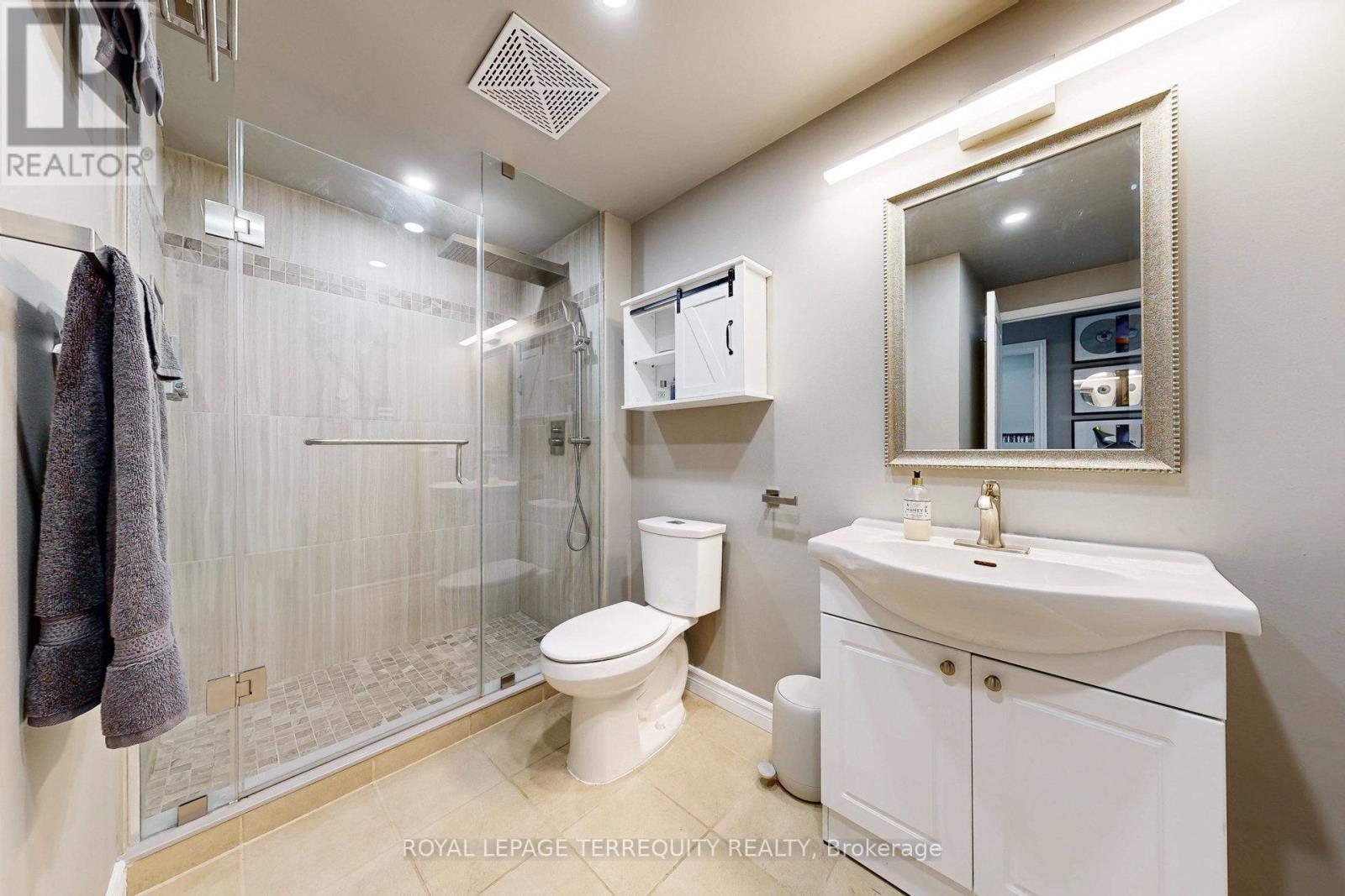 402 - 200 Burnhamthorpe Road E, Mississauga, Ontario  L5A 4L4 - Photo 18 - W12292108