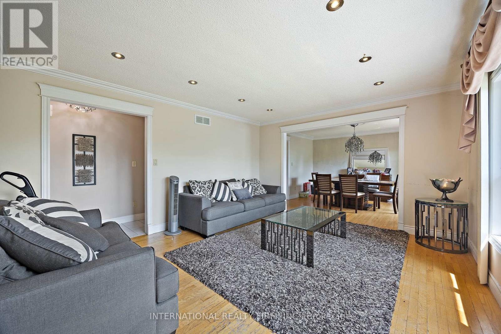 3 Grafton Crescent, Brampton, Ontario  L6T 3Z8 - Photo 22 - W12292114