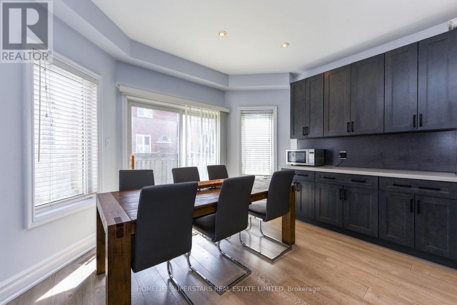3856 Brinwood Gate, Mississauga, Ontario  L5M 7H2 - Photo 11 - W12292132