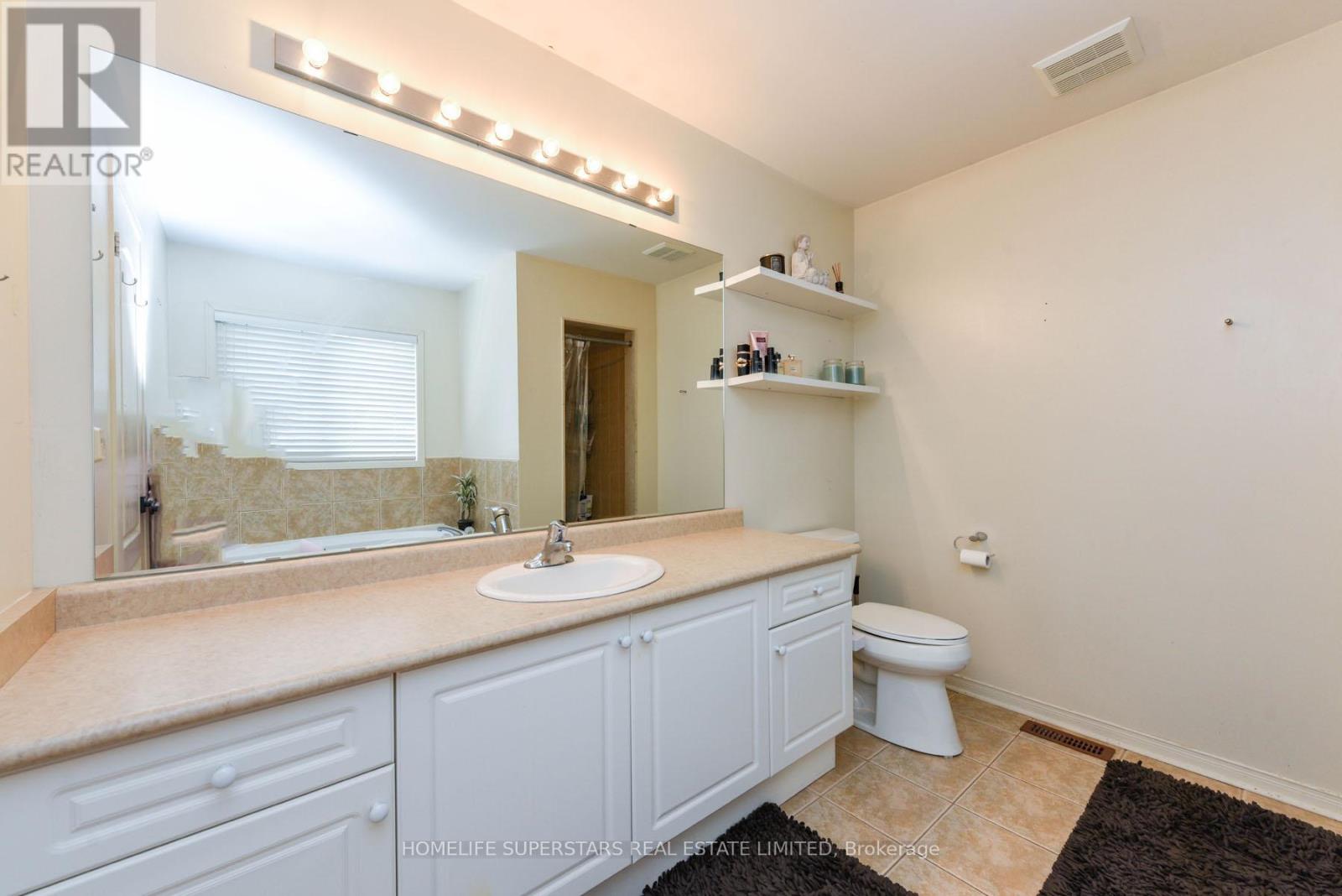3856 Brinwood Gate, Mississauga, Ontario  L5M 7H2 - Photo 20 - W12292132