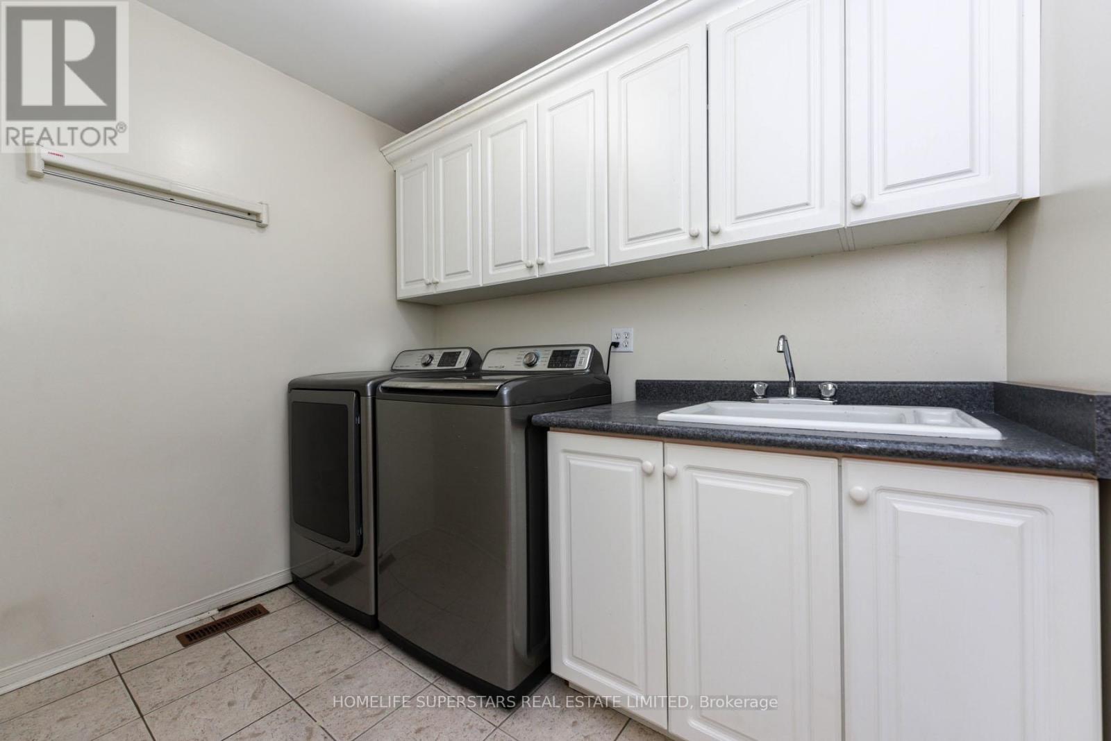 3856 Brinwood Gate, Mississauga, Ontario  L5M 7H2 - Photo 28 - W12292132