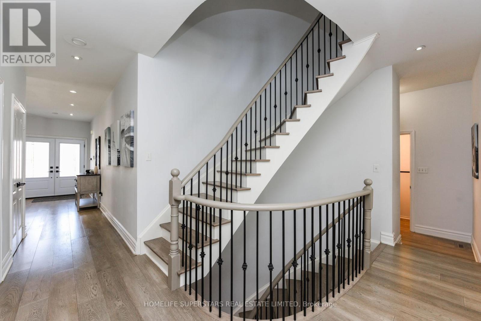3856 Brinwood Gate, Mississauga, Ontario  L5M 7H2 - Photo 7 - W12292132