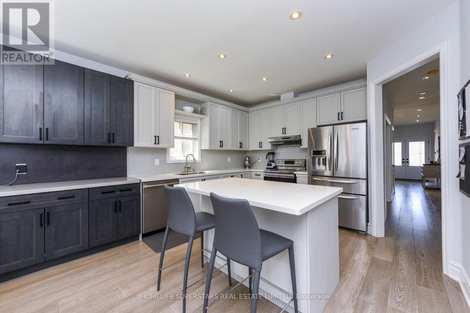 3856 Brinwood Gate, Mississauga, Ontario  L5M 7H2 - Photo 8 - W12292132