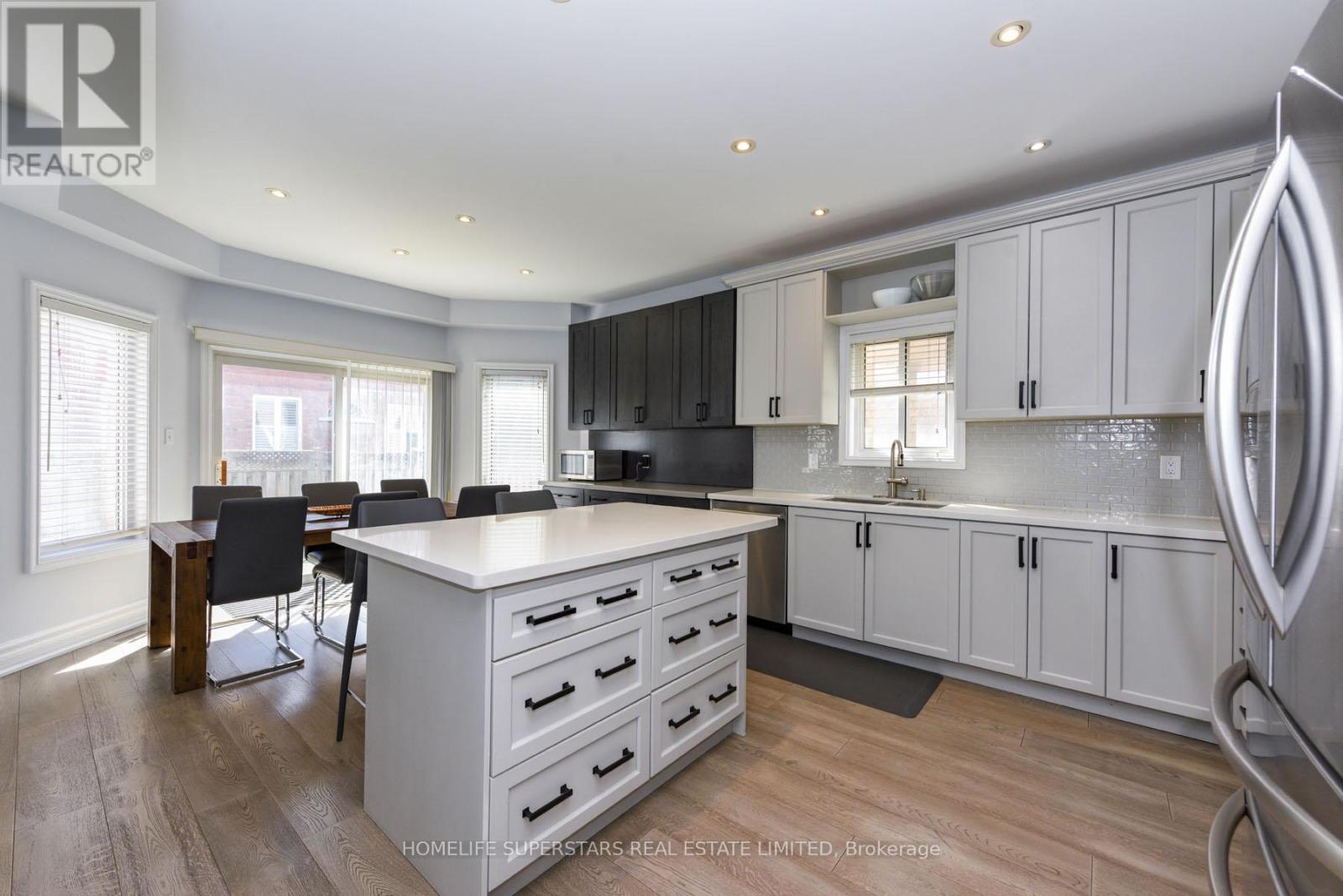 3856 Brinwood Gate, Mississauga, Ontario  L5M 7H2 - Photo 9 - W12292132