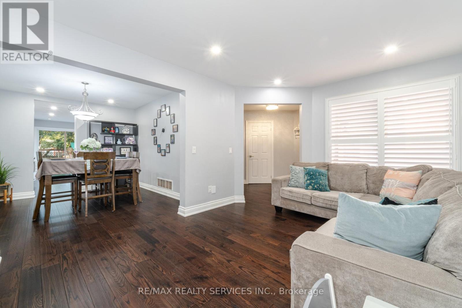 32 Niles Court, Brampton (Westgate), Ontario  L6S 5T5 - Photo 10 - W12292152