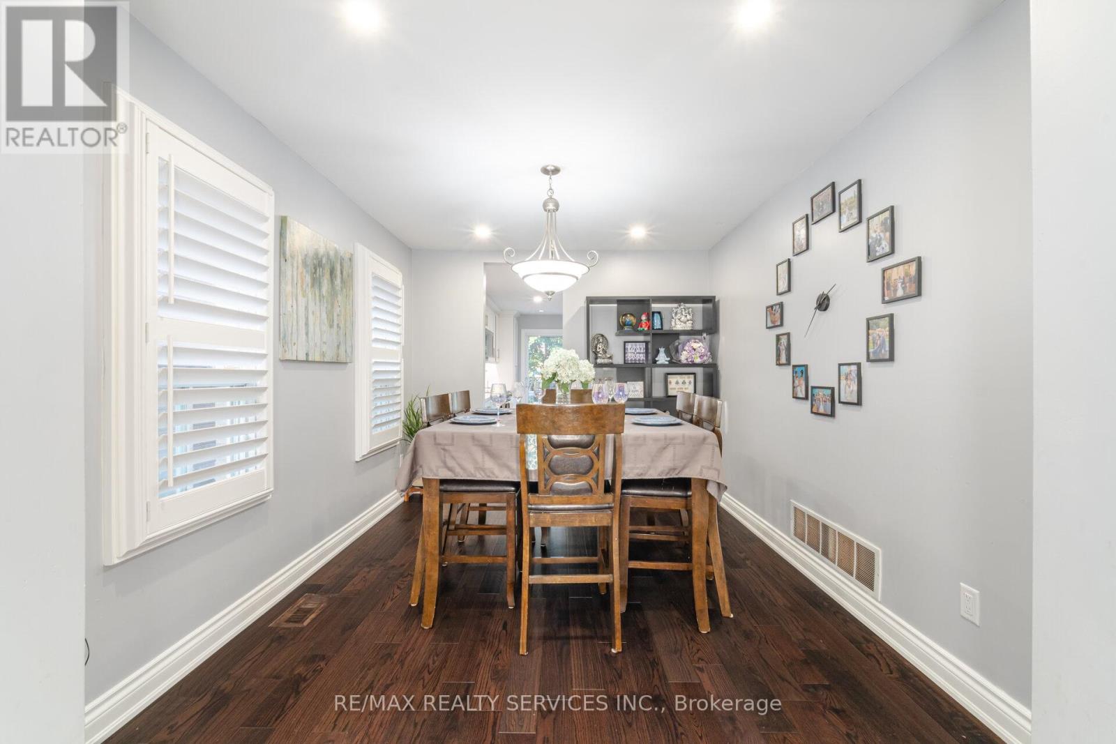 32 Niles Court, Brampton (Westgate), Ontario  L6S 5T5 - Photo 11 - W12292152