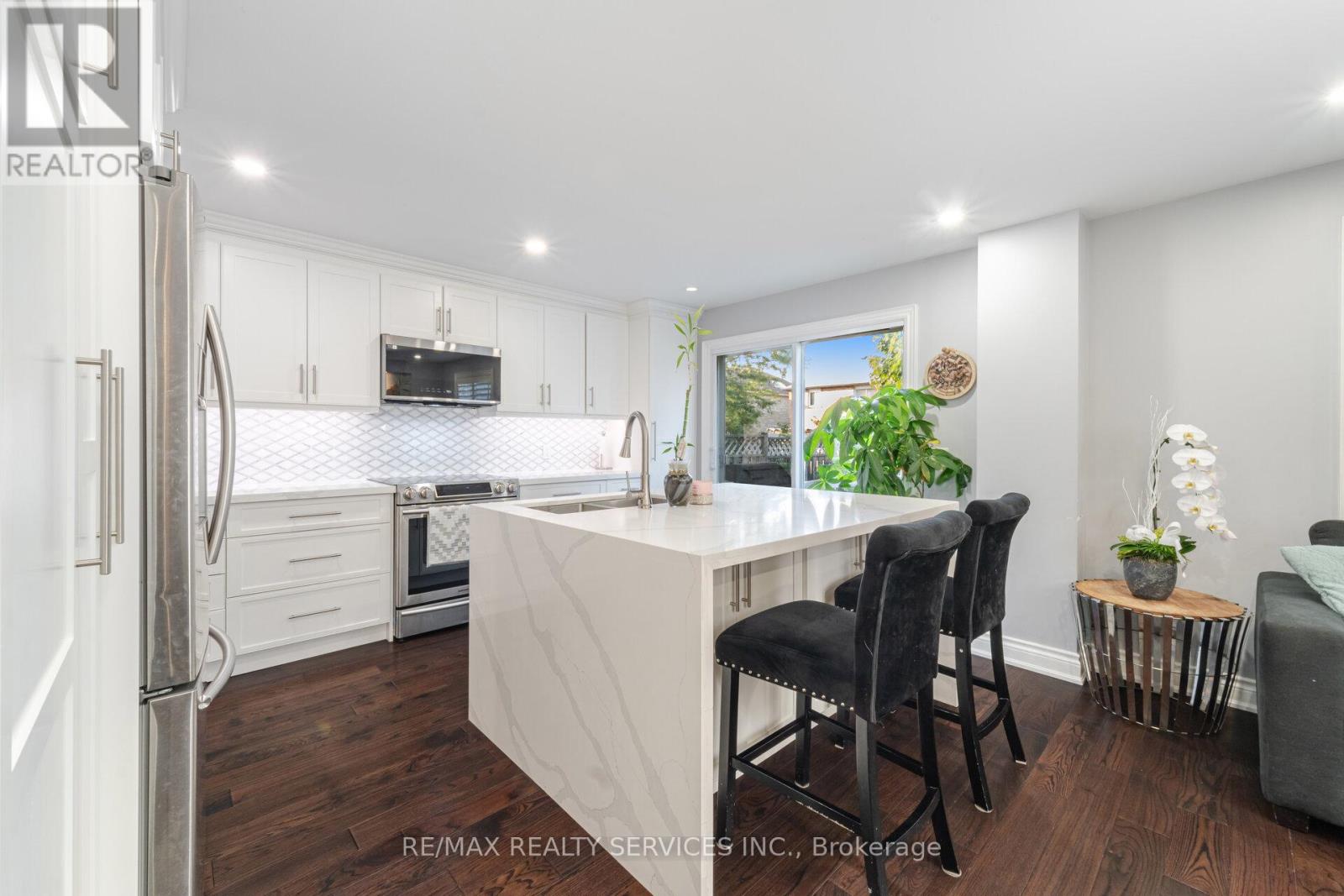 32 Niles Court, Brampton (Westgate), Ontario  L6S 5T5 - Photo 15 - W12292152