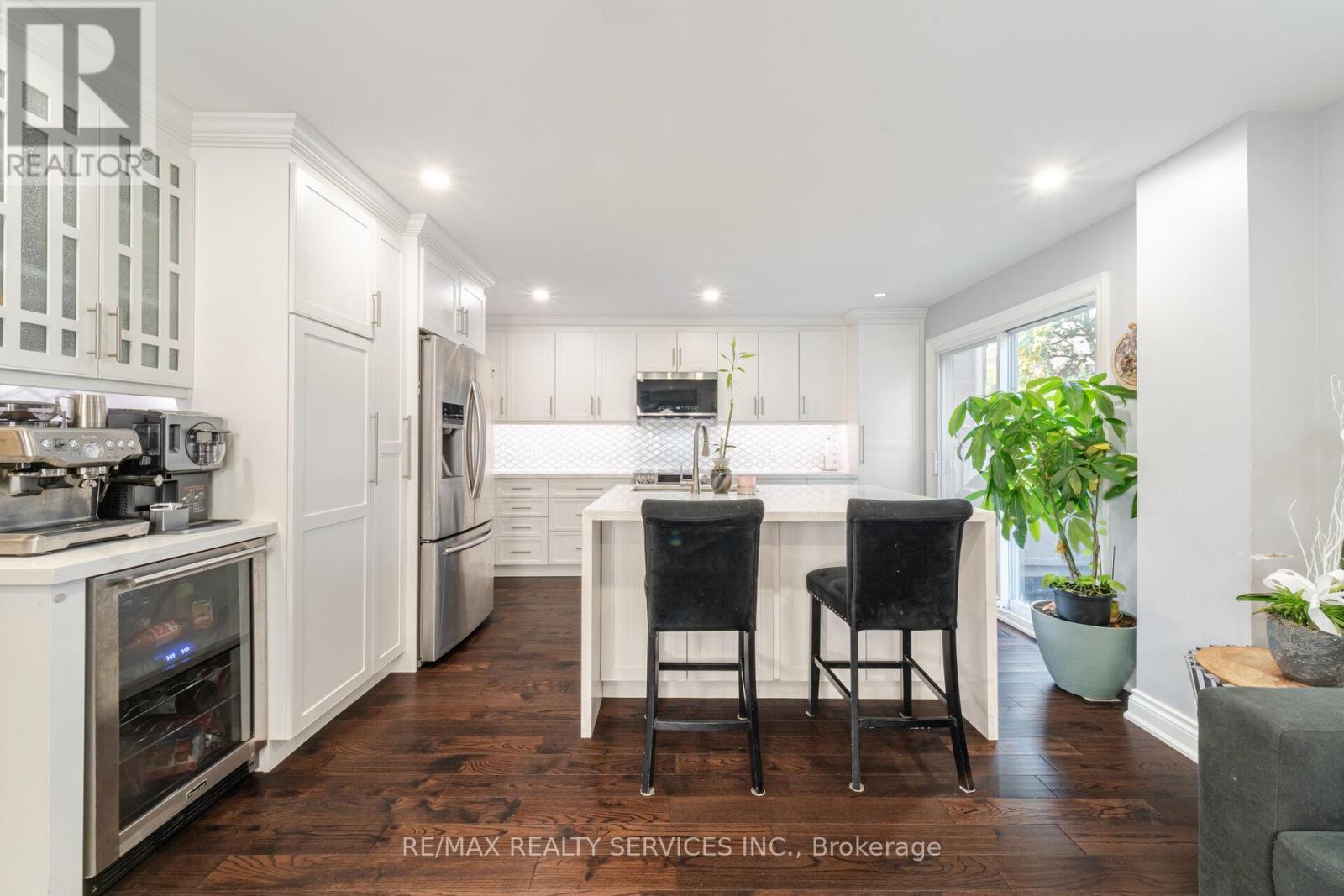 32 Niles Court, Brampton (Westgate), Ontario  L6S 5T5 - Photo 16 - W12292152