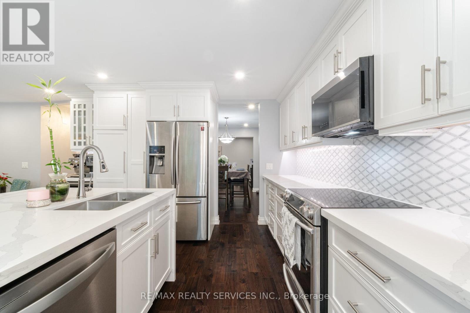 32 Niles Court, Brampton (Westgate), Ontario  L6S 5T5 - Photo 19 - W12292152