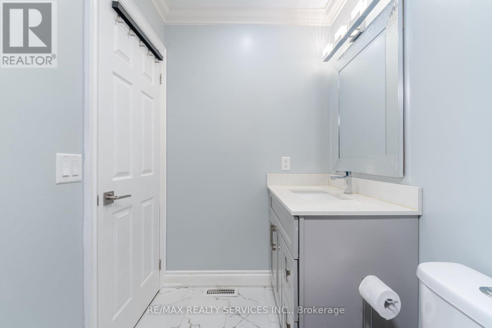 32 Niles Court, Brampton (Westgate), Ontario  L6S 5T5 - Photo 41 - W12292152