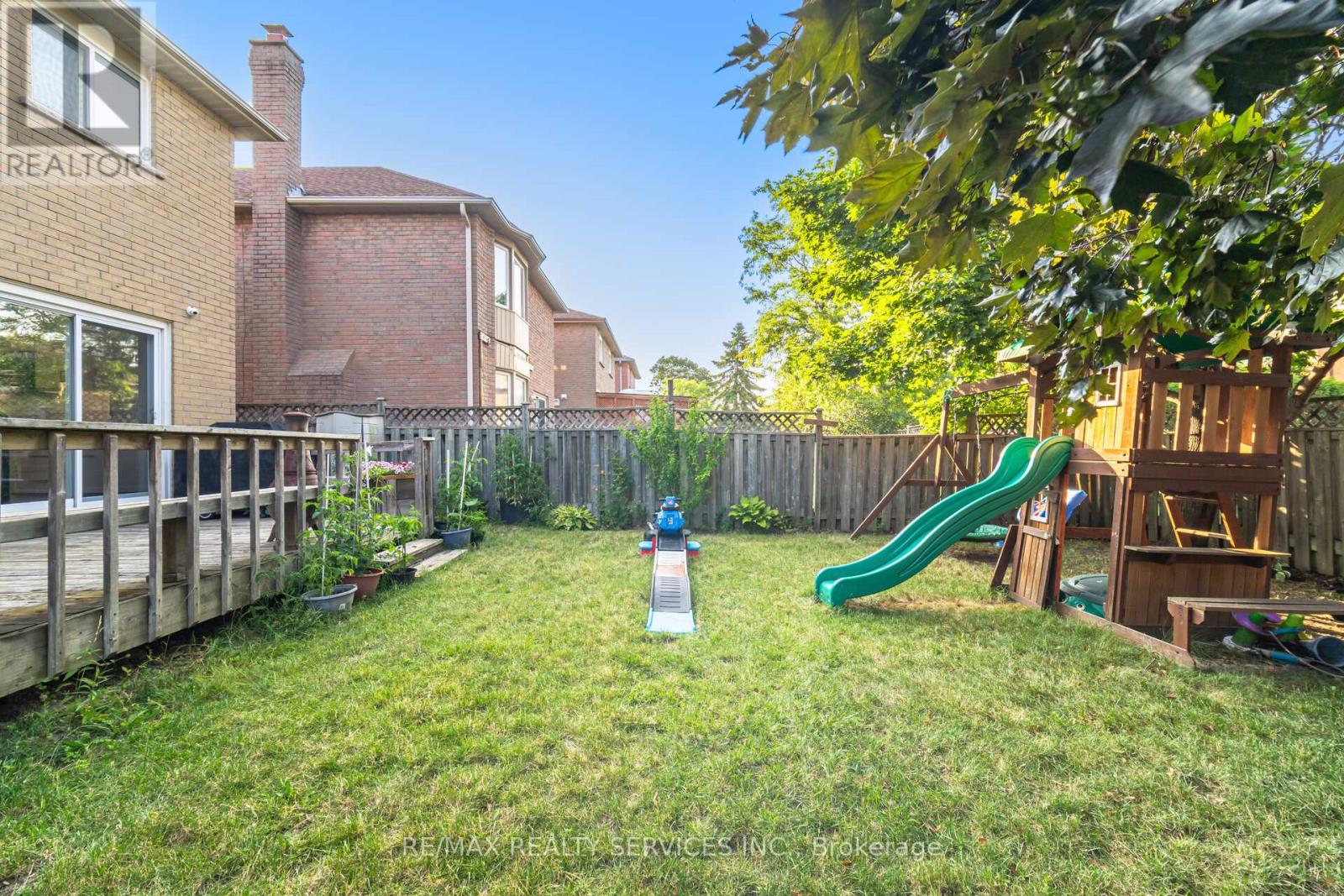 32 Niles Court, Brampton (Westgate), Ontario  L6S 5T5 - Photo 48 - W12292152