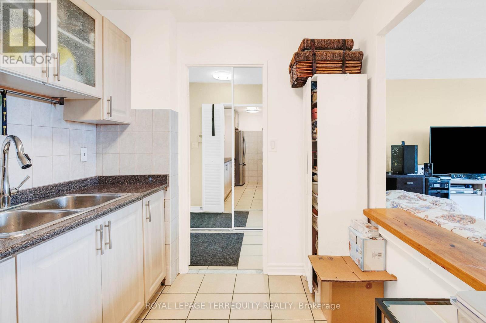 709 - 335 Driftwood Avenue, Toronto, Ontario  M3N 2P3 - Photo 18 - W12292163