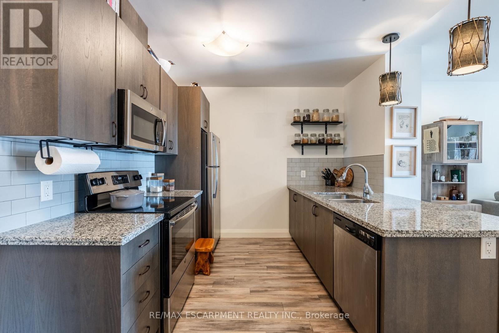 921 - 118 King Street E, Hamilton, Ontario  L8N 0A9 - Photo 13 - X12292136