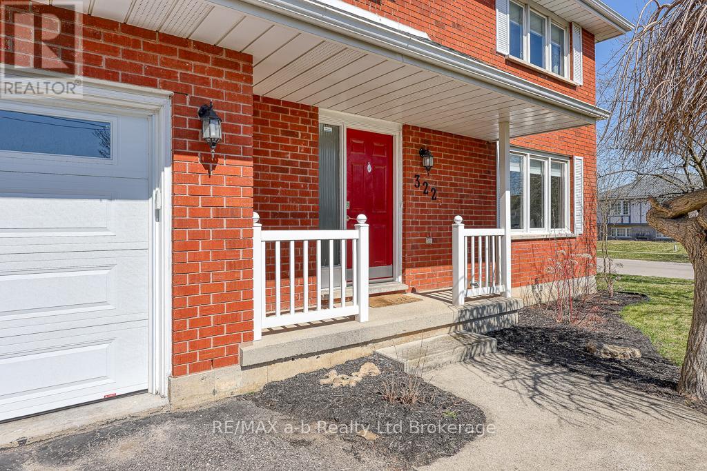 322 Lansdowne Avenue, Woodstock, Ontario  N4T 1M8 - Photo 2 - X12292369