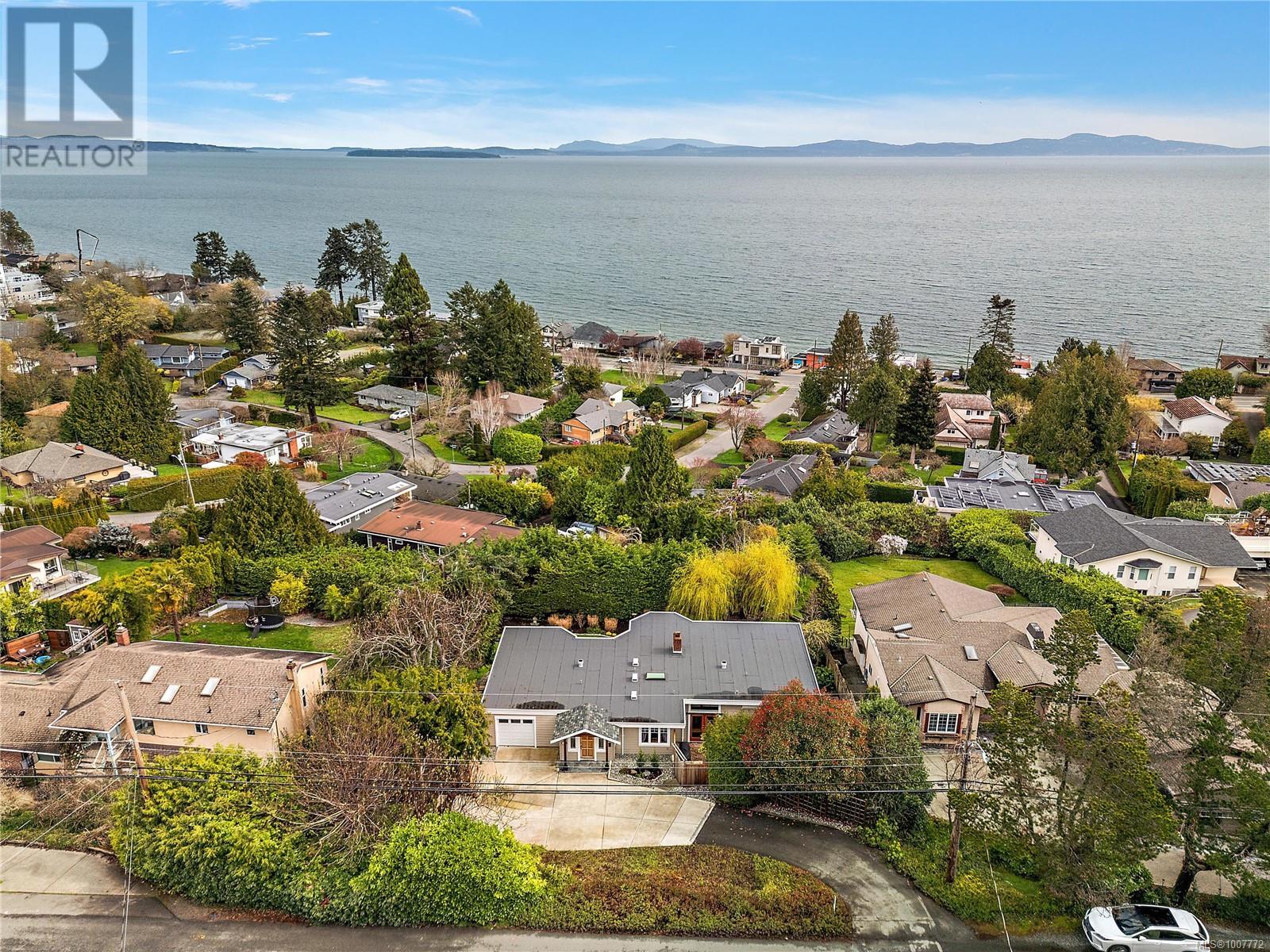 Property at 5055 Lochside Dr image 3