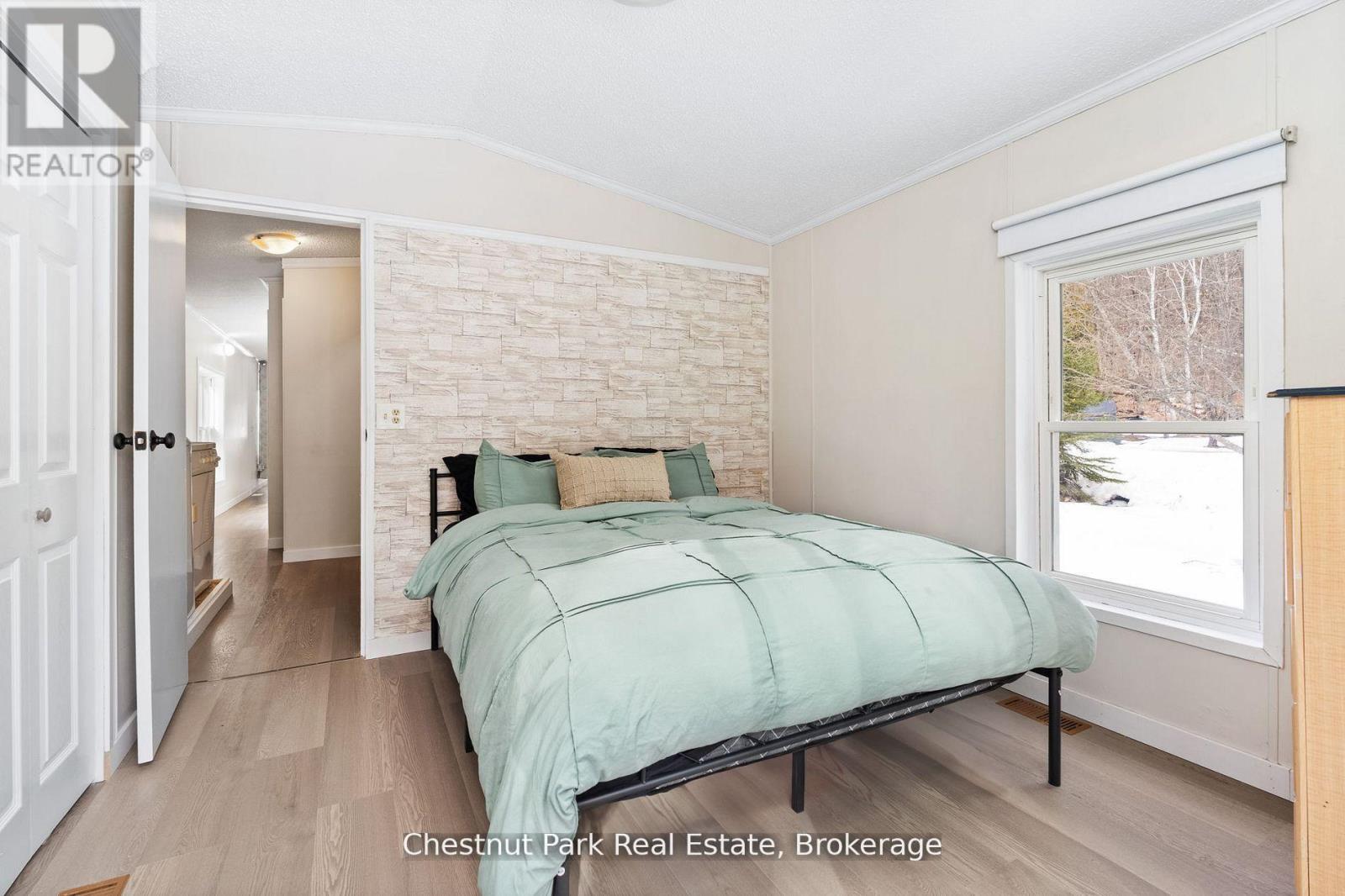40 - 21 Mount Vernon Trail W, Huntsville, Ontario  P1H 1E3 - Photo 12 - X12292351