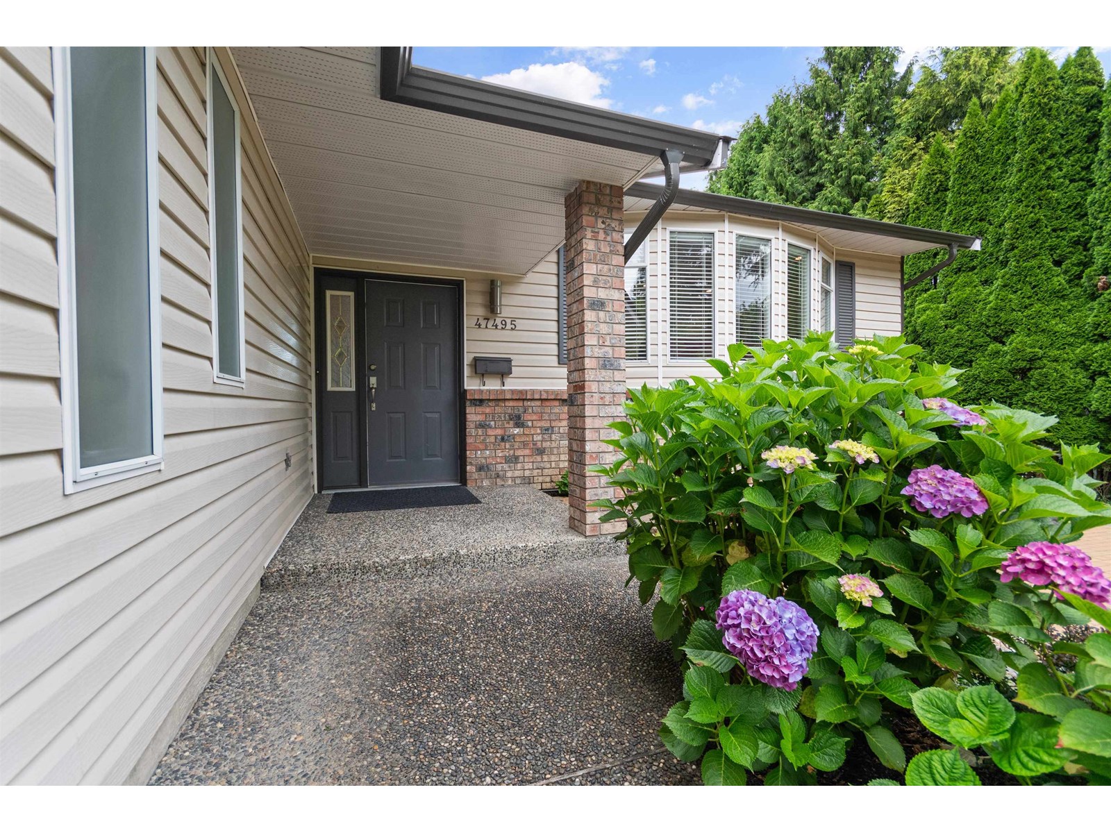 Property at 47495 SWALLOW CRESCENT image 2