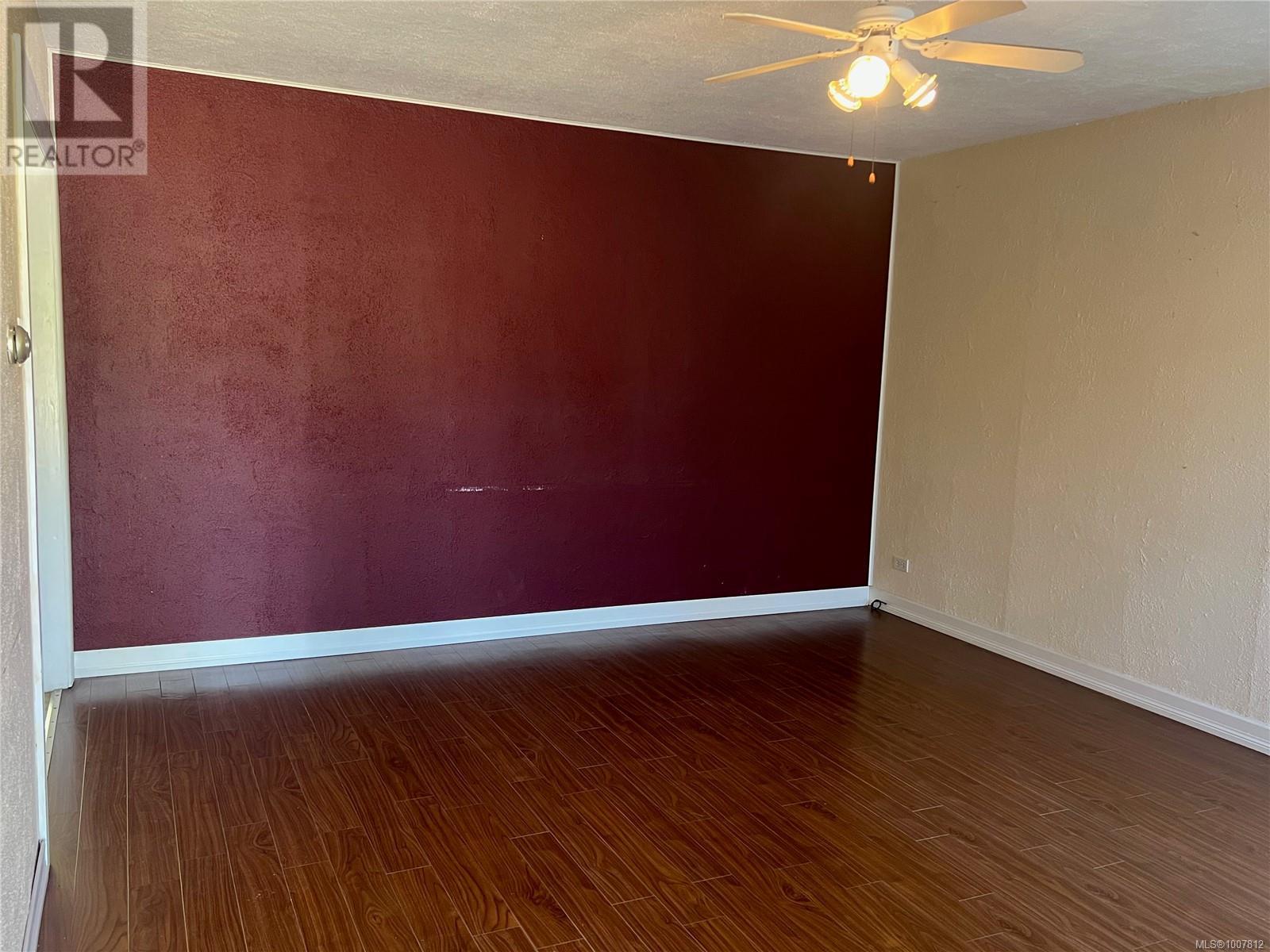 Property at 474 Wakesiah Ave image 4