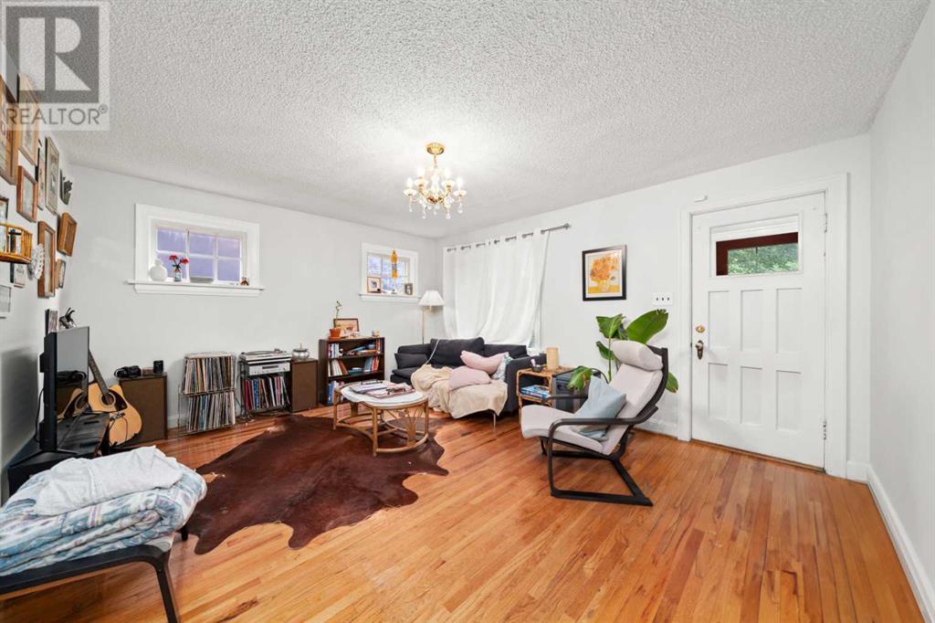 Property at 715 4A Street NW image 3