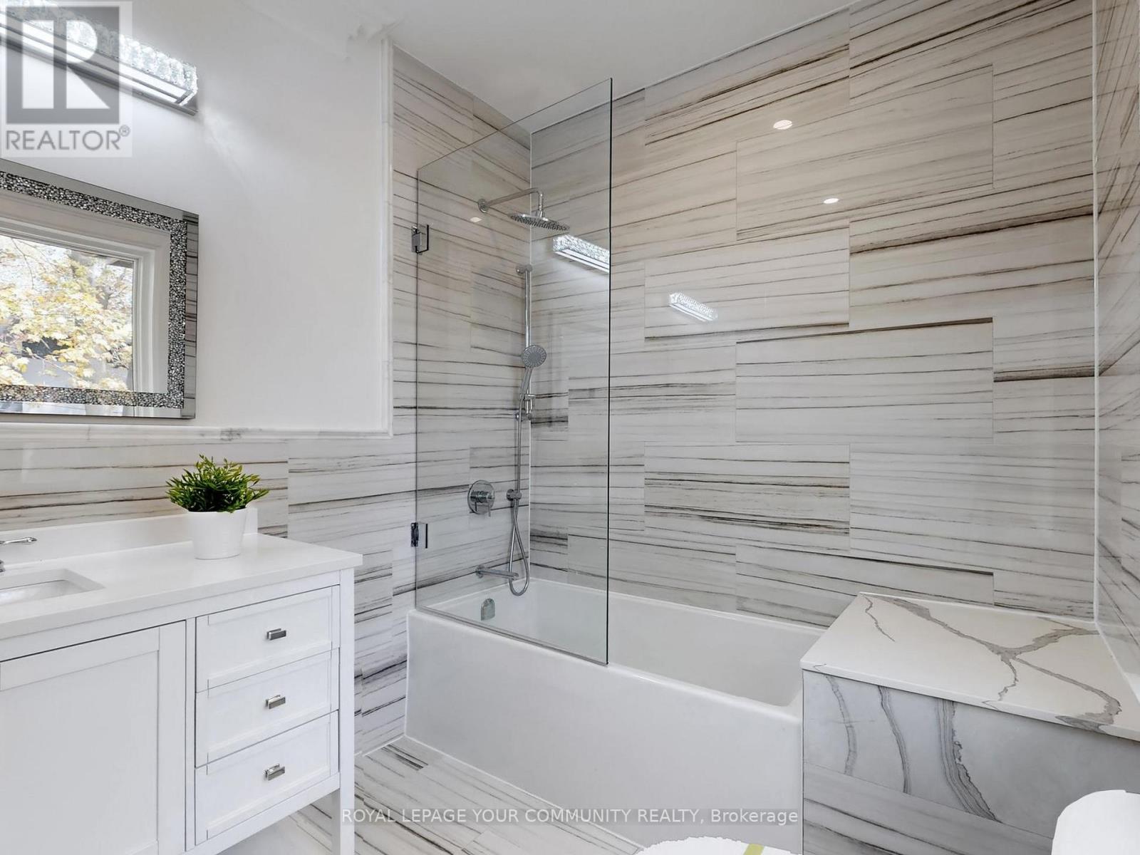 1257 Lakeshore Road W, Oakville, Ontario  L6L 1E7 - Photo 20 - W12170220