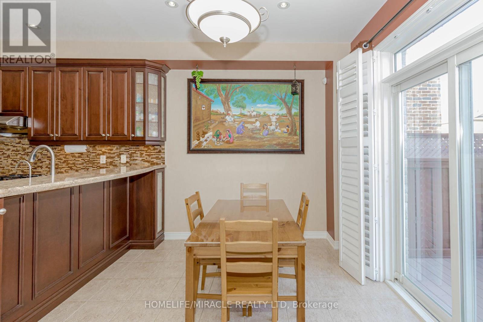 27 Fossil Street, Brampton (Bram East), Ontario  L6P 3G7 - Photo 16 - W12292069