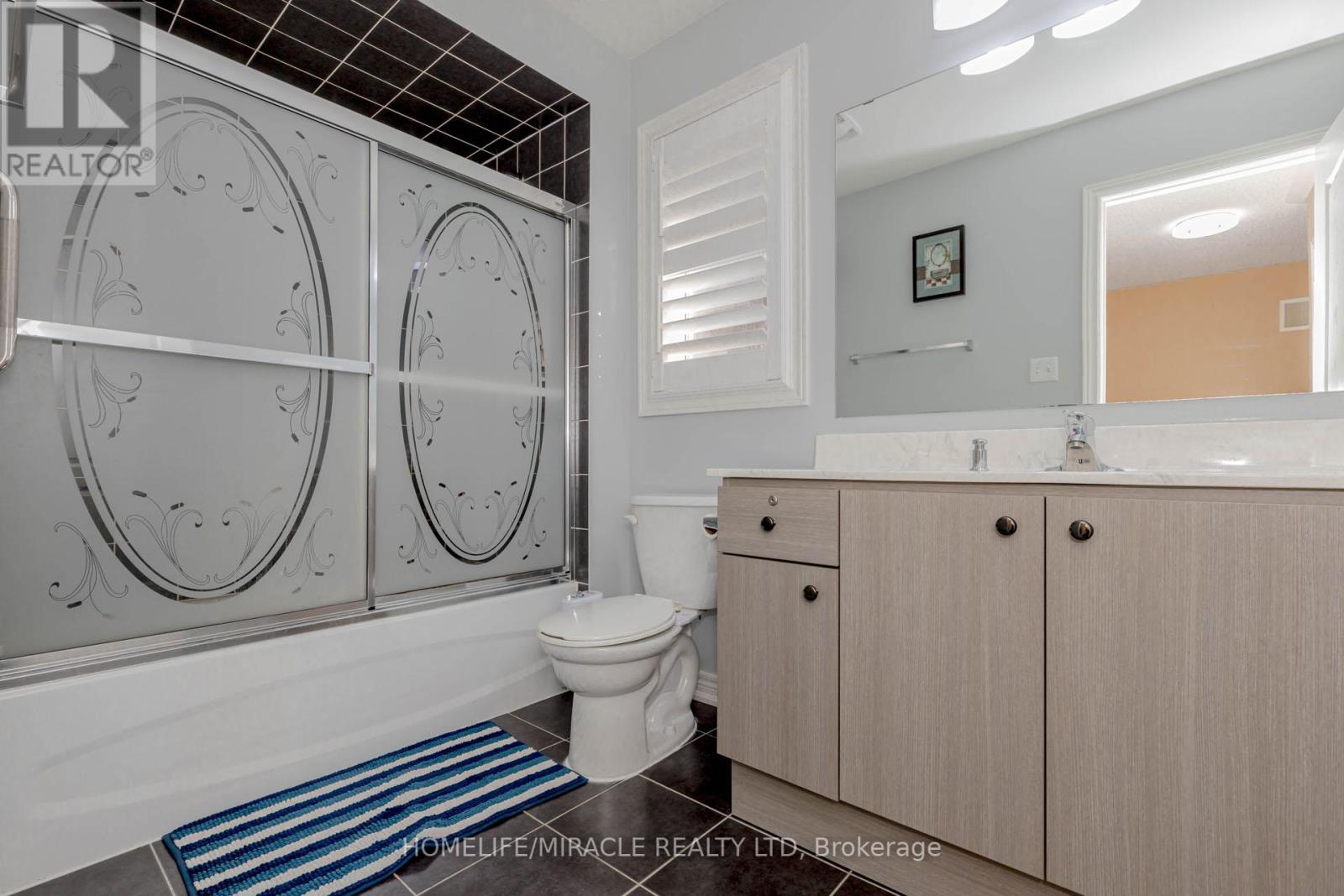 27 Fossil Street, Brampton (Bram East), Ontario  L6P 3G7 - Photo 37 - W12292069