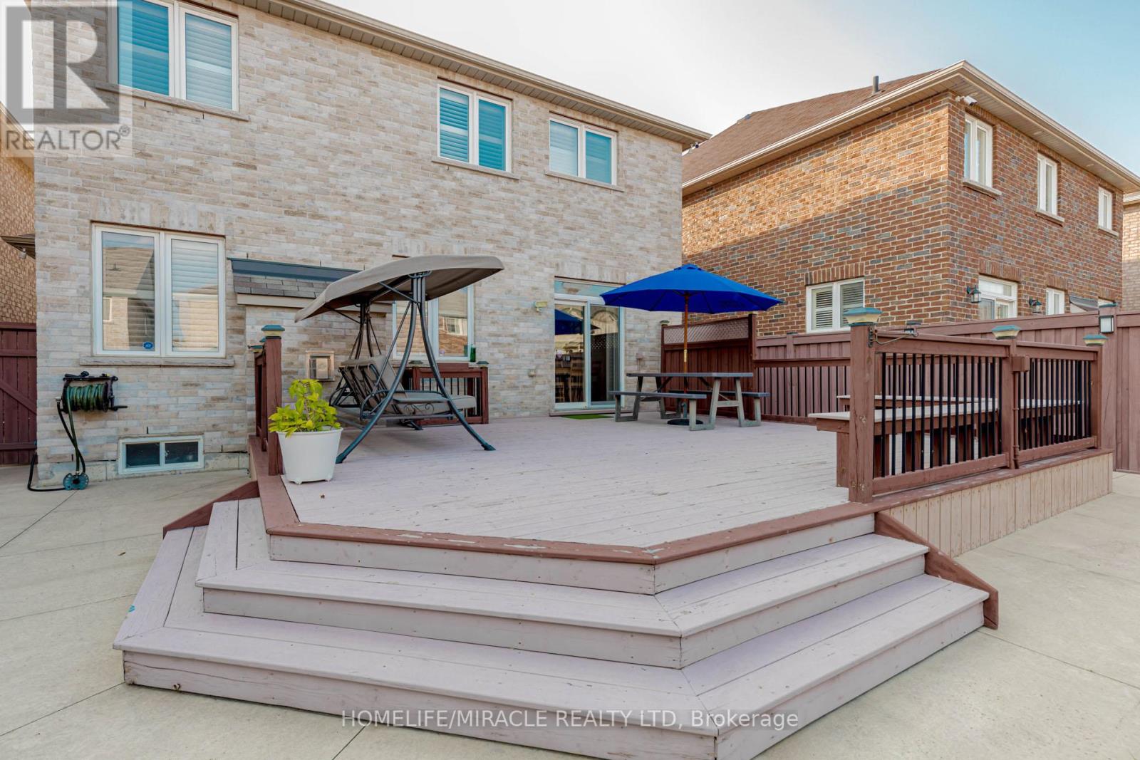 27 Fossil Street, Brampton (Bram East), Ontario  L6P 3G7 - Photo 44 - W12292069