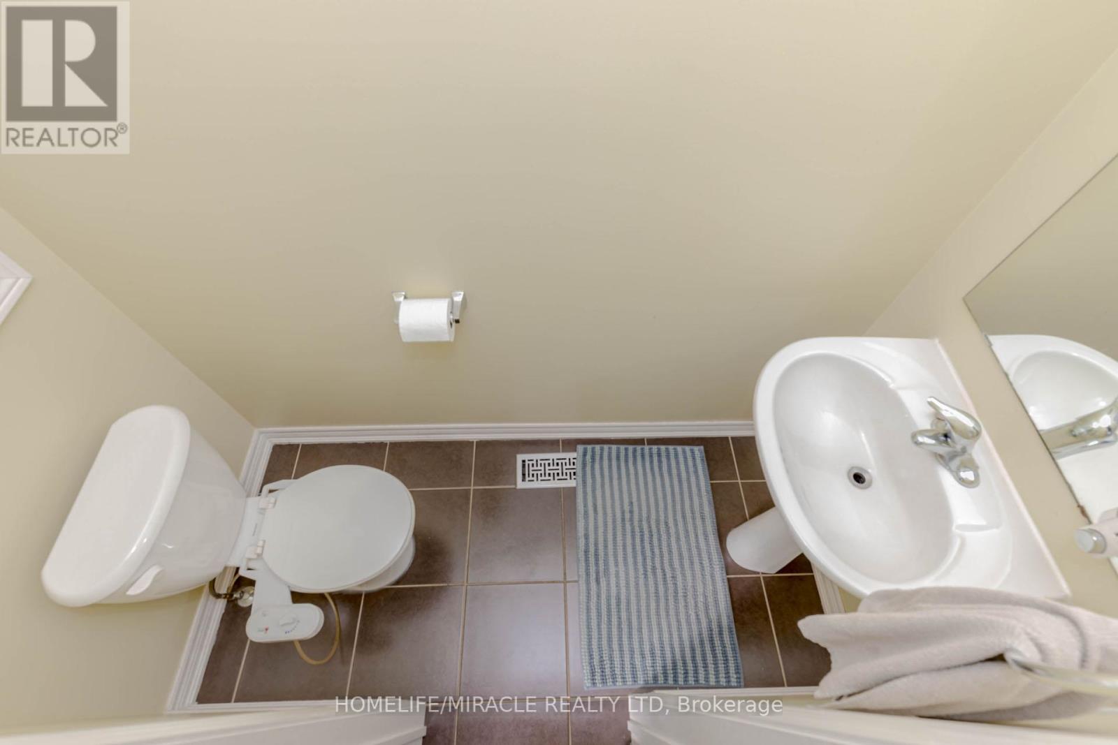 27 Fossil Street, Brampton (Bram East), Ontario  L6P 3G7 - Photo 22 - W12292069