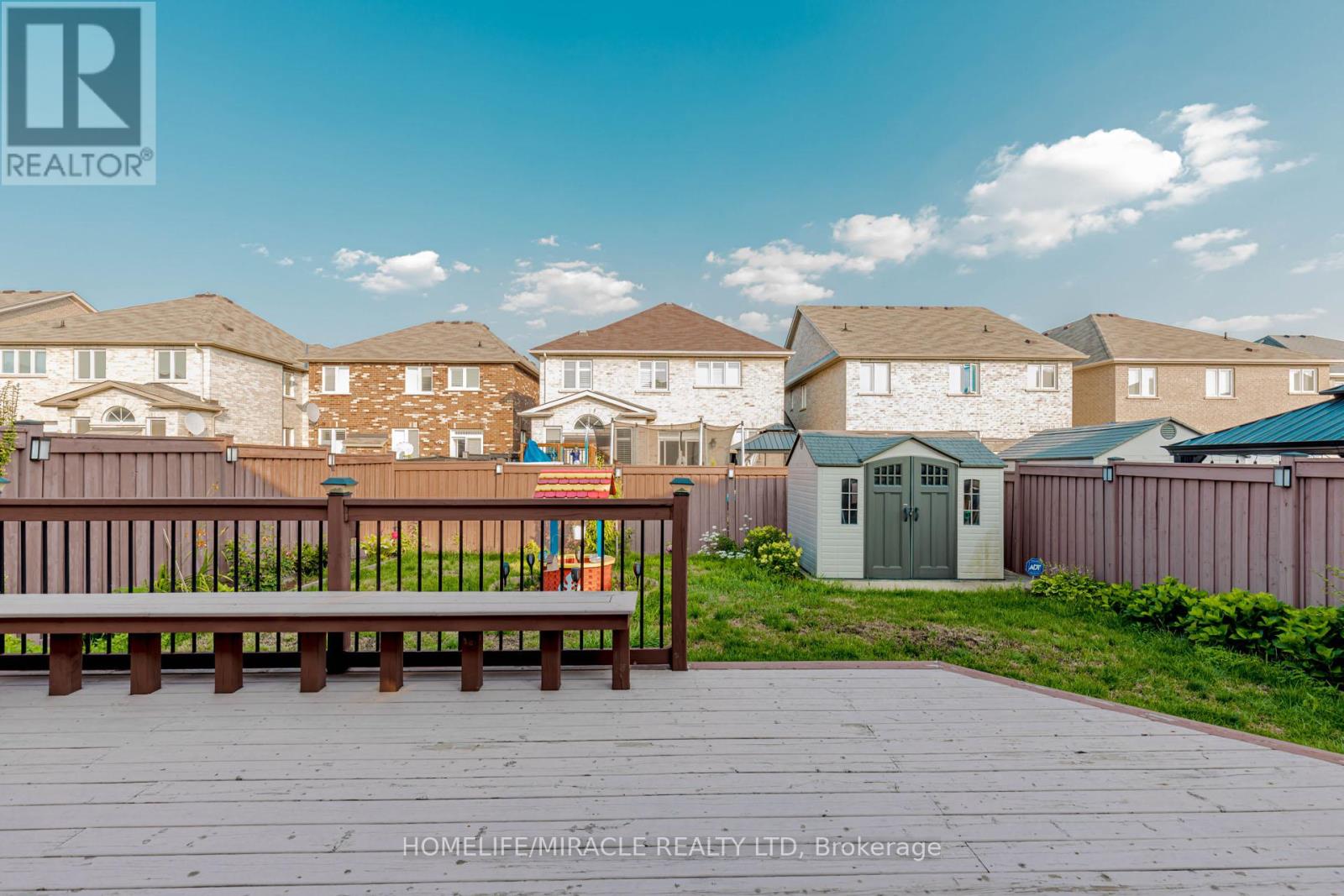 27 Fossil Street, Brampton (Bram East), Ontario  L6P 3G7 - Photo 46 - W12292069