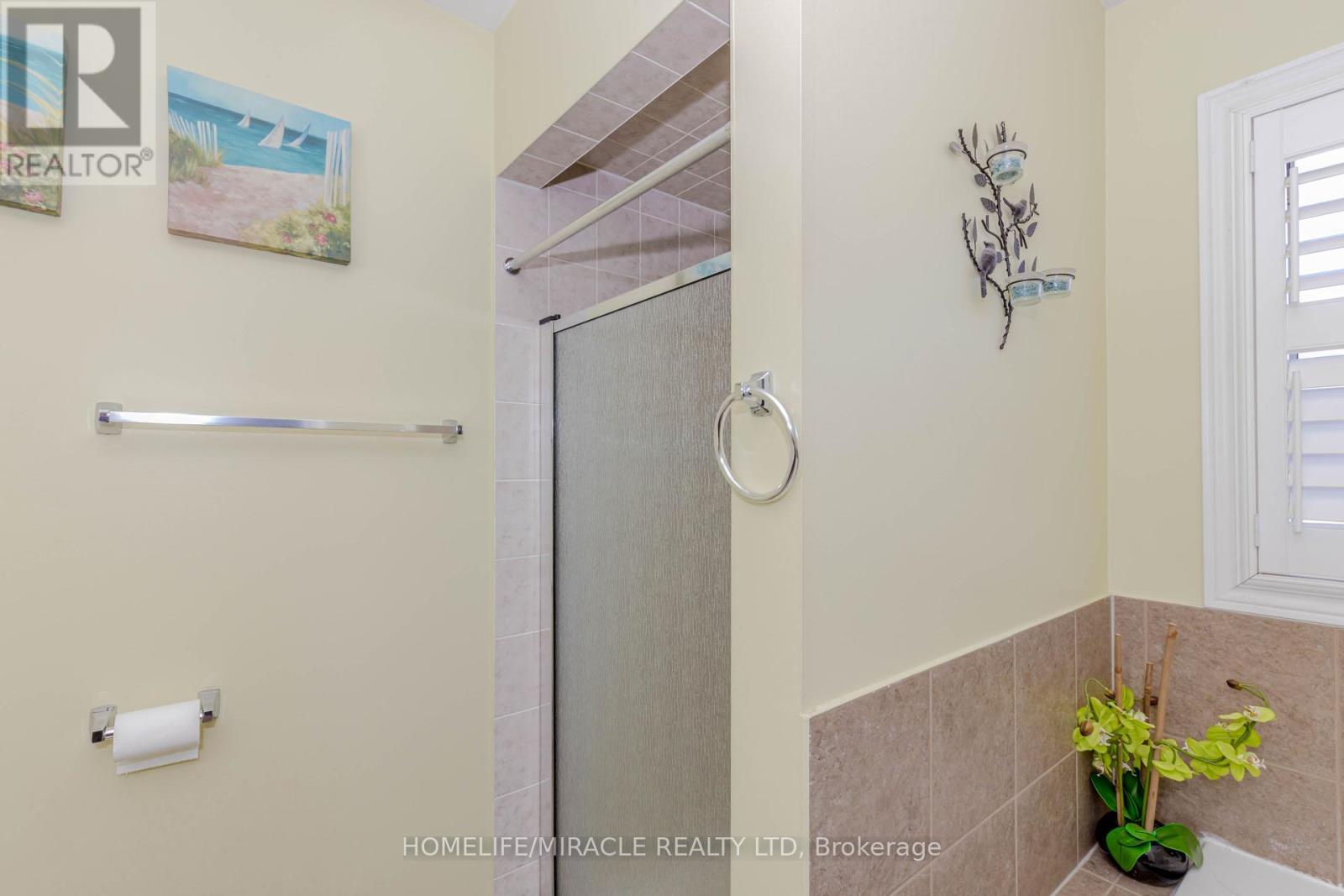 27 Fossil Street, Brampton (Bram East), Ontario  L6P 3G7 - Photo 33 - W12292069