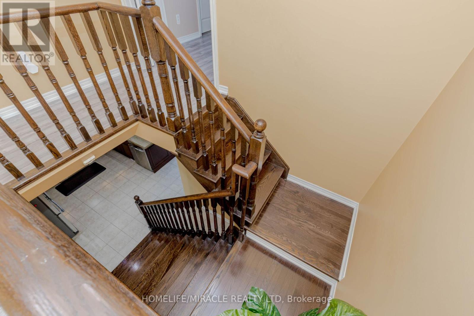 27 Fossil Street, Brampton (Bram East), Ontario  L6P 3G7 - Photo 26 - W12292069