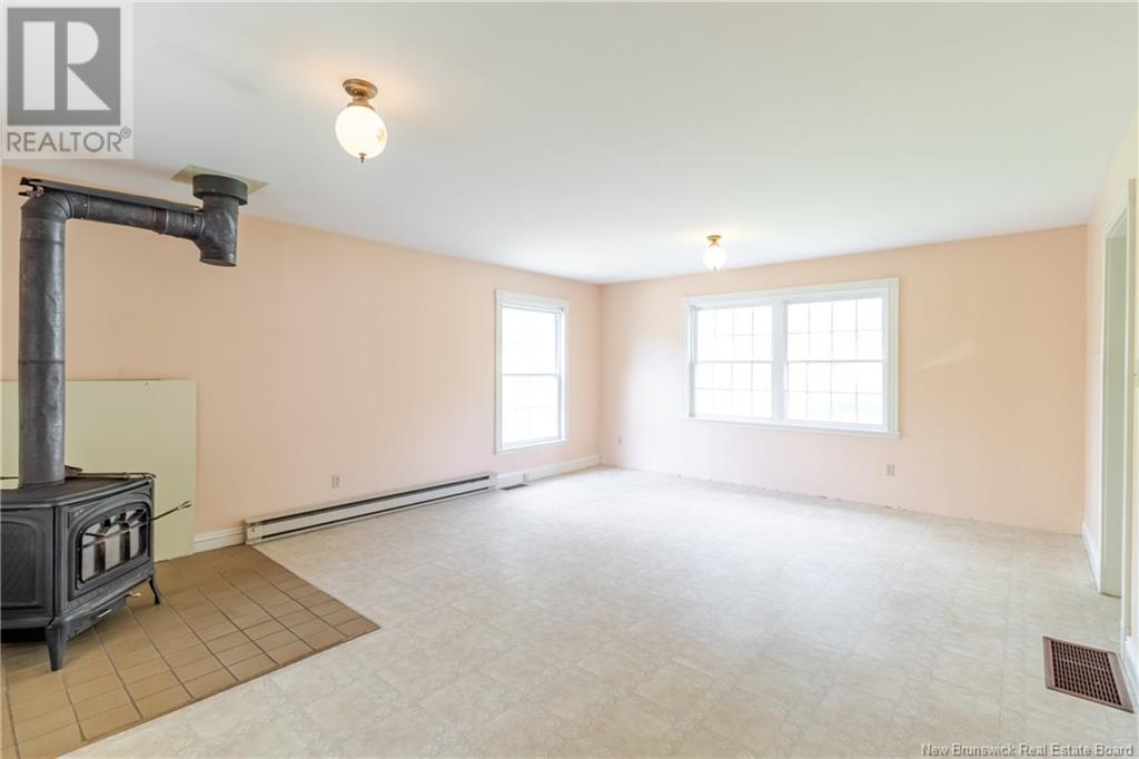 367 Route 105, Maugerville, New Brunswick  E3A 8N6 - Photo 13 - NB123157