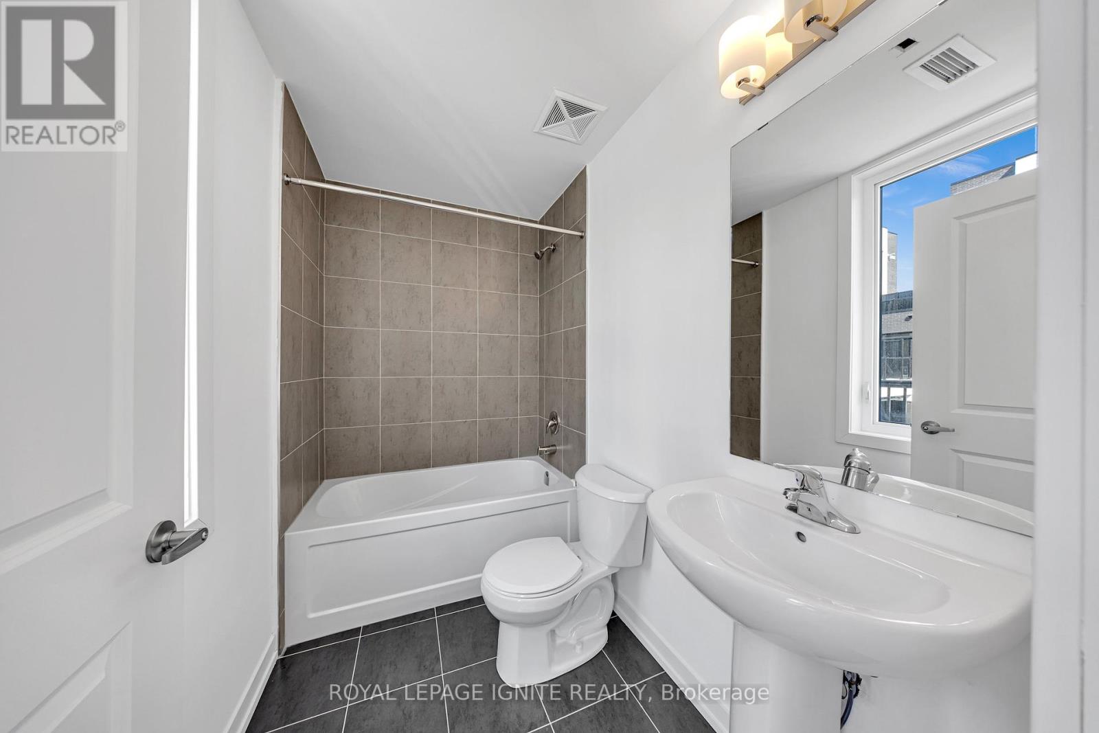 4 - 184 Angus Drive, Ajax (Central), Ontario  L1S 0G5 - Photo 37 - E12292408