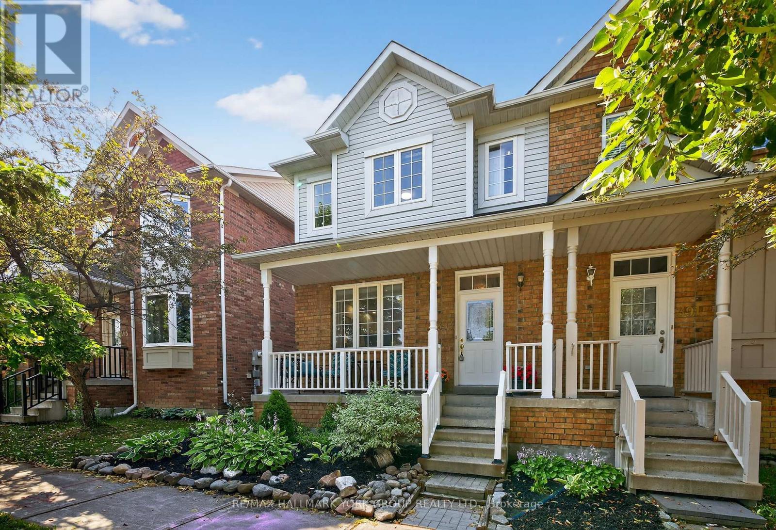 Property at 393 HOLLANDVIEW TRAIL image 2