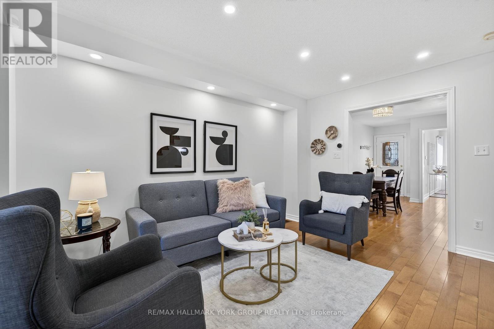 Property at 393 HOLLANDVIEW TRAIL image 3
