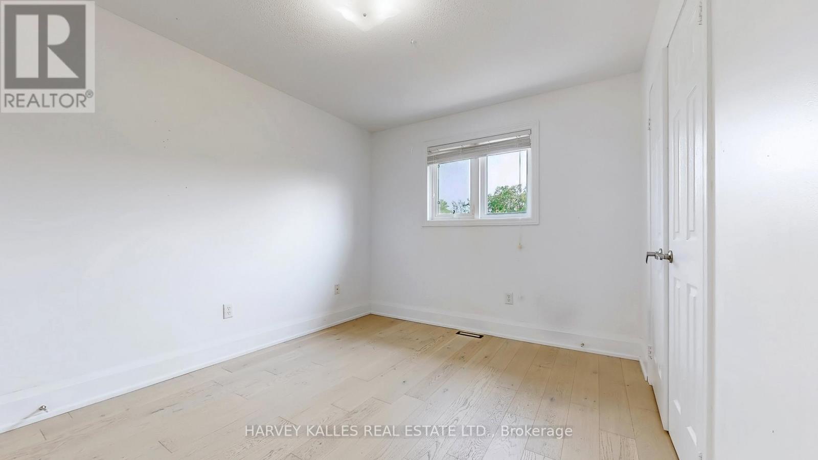13 Oakside Court, Barrie, Ontario  L4N 5V5 - Photo 38 - S12292293