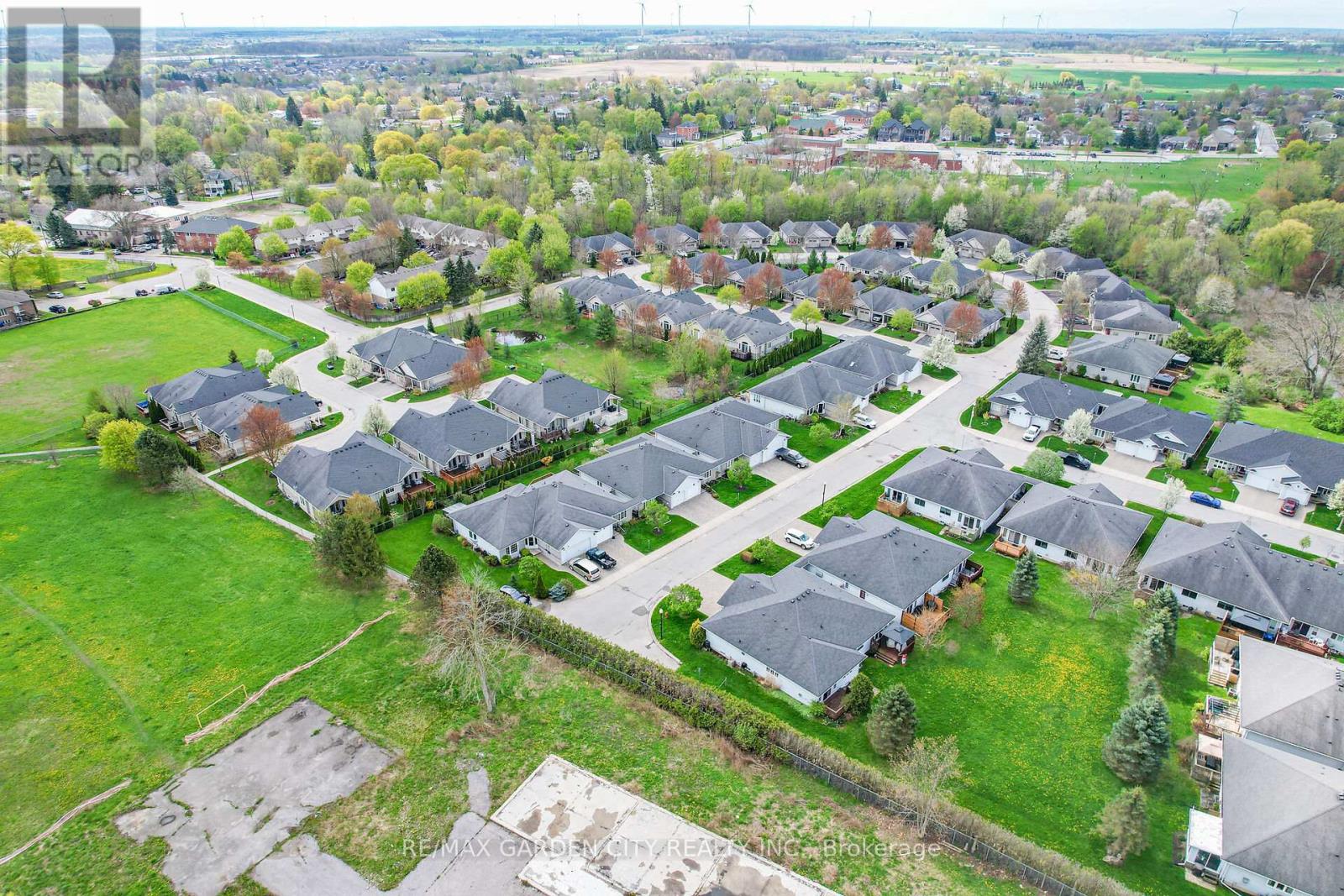 7 Village Drive, West Lincoln (Smithville), Ontario  L0R 2A0 - Photo 28 - X12292328