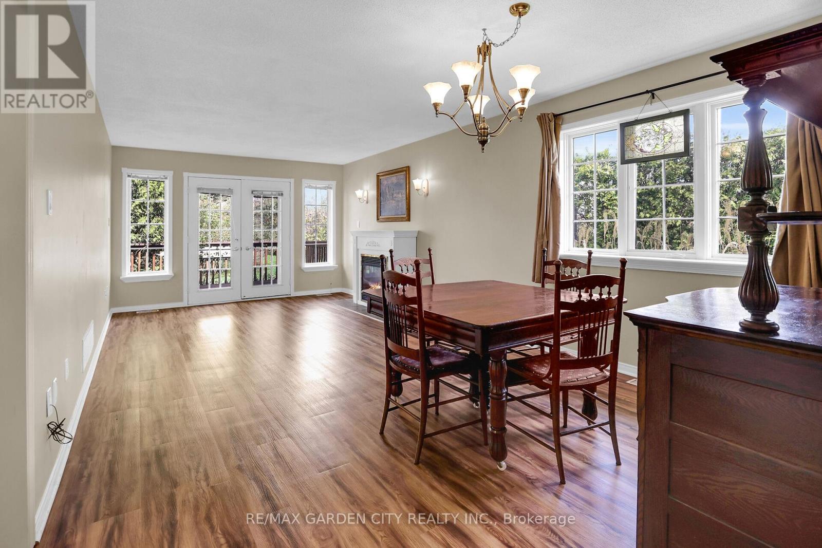 7 Village Drive, West Lincoln (Smithville), Ontario  L0R 2A0 - Photo 6 - X12292328