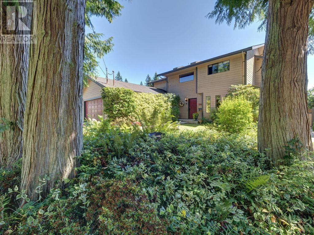 Property at 1553 CYPRESS WAY image 3