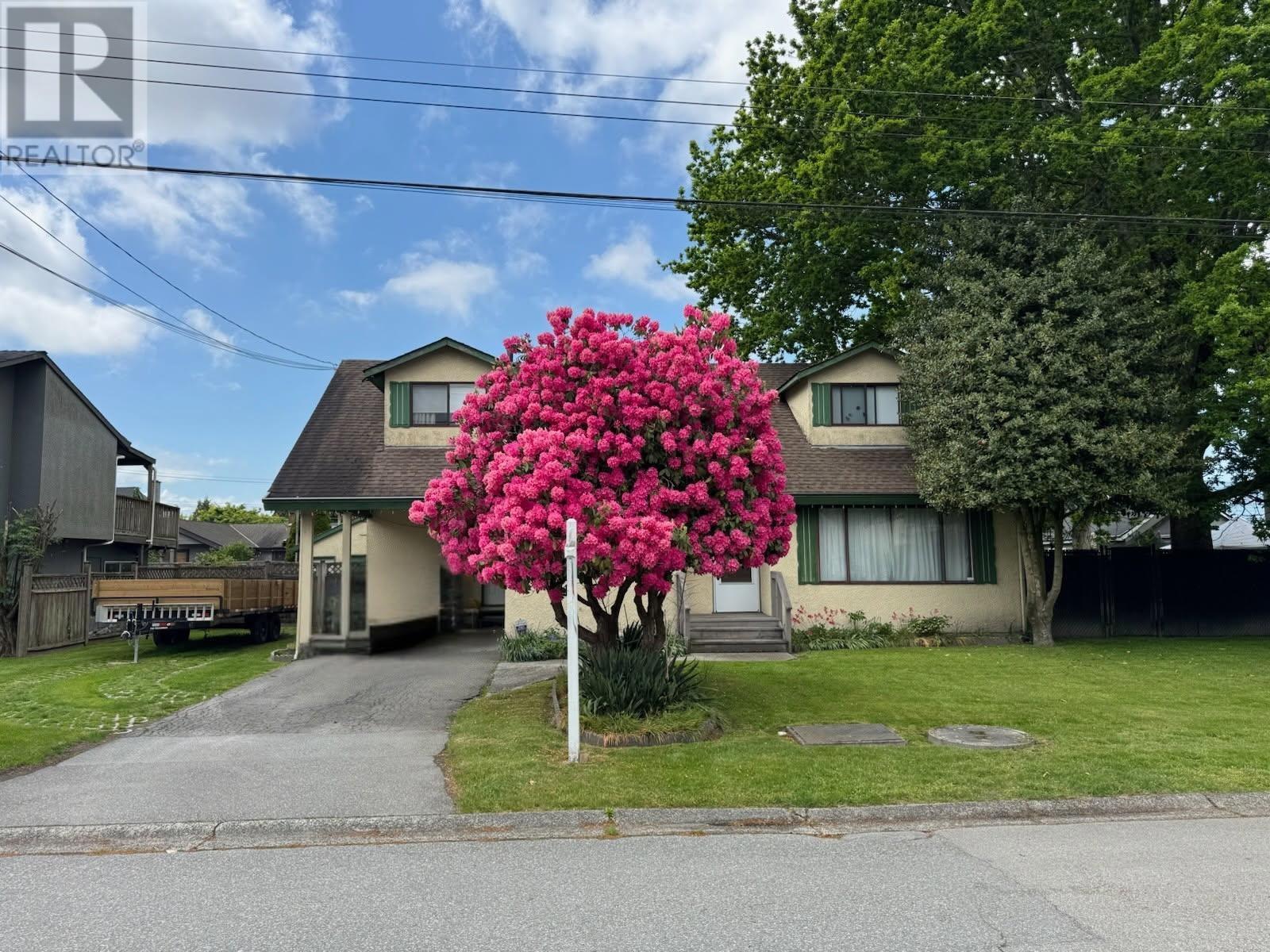 Property at 4457 46B STREET image 2