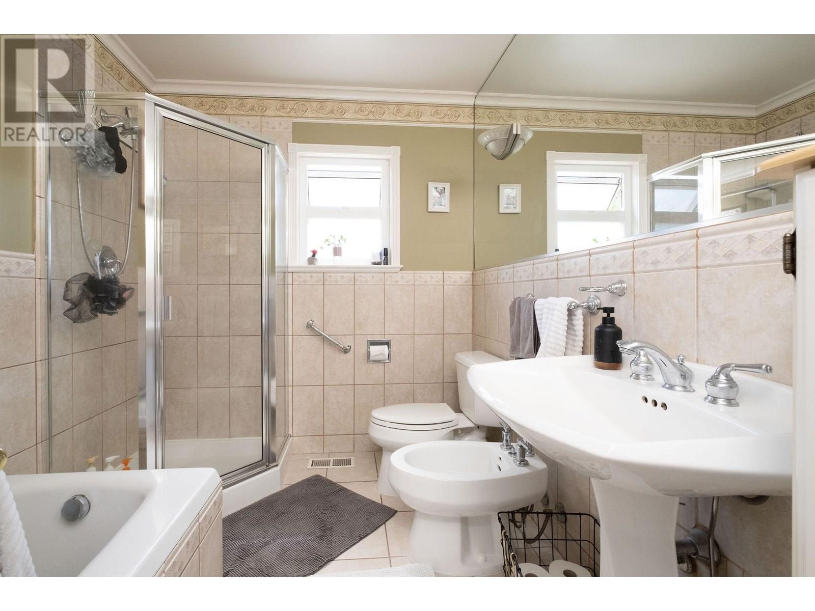 4842 Royal Oak Avenue, Burnaby, British Columbia  V5G 3M7 - Photo 10 - R3028177