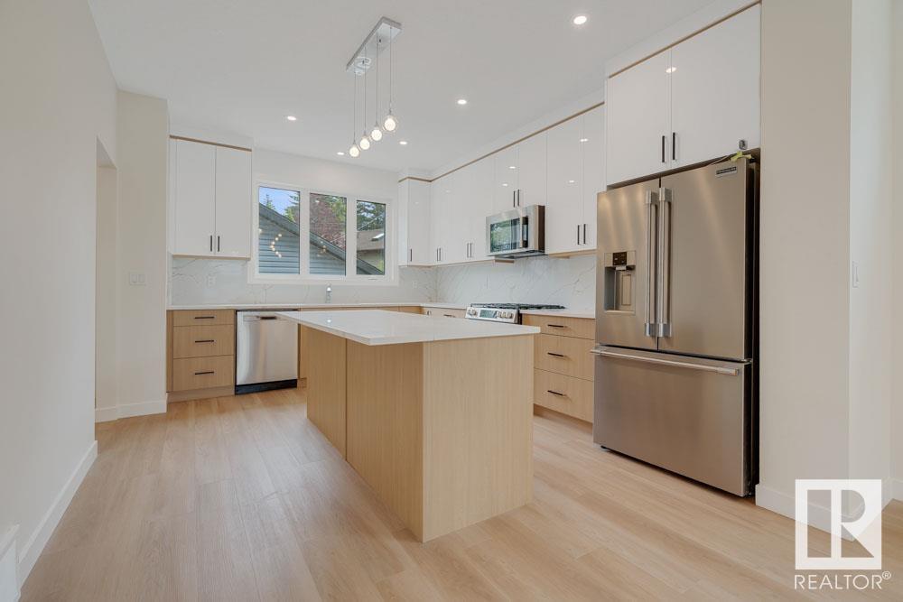 Property at 8713 149 ST NW image 4