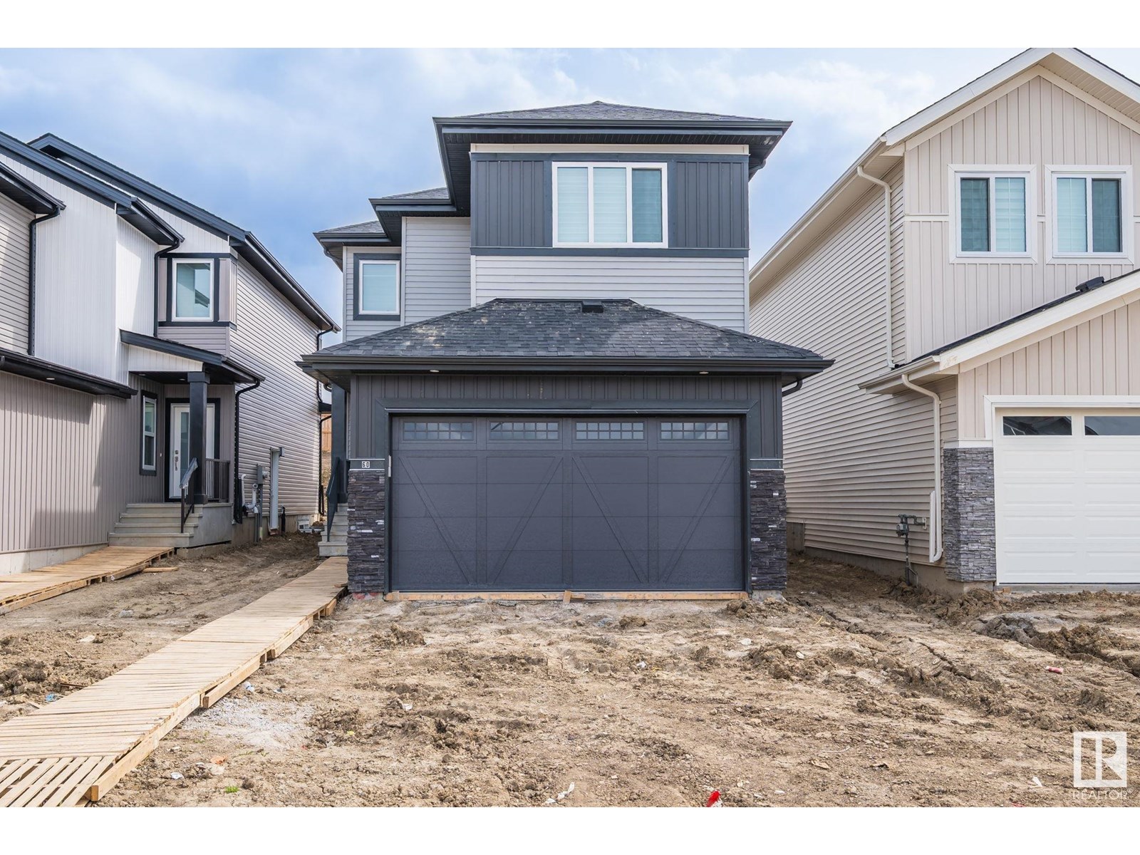 Property at 60 Hemingway CR image 2