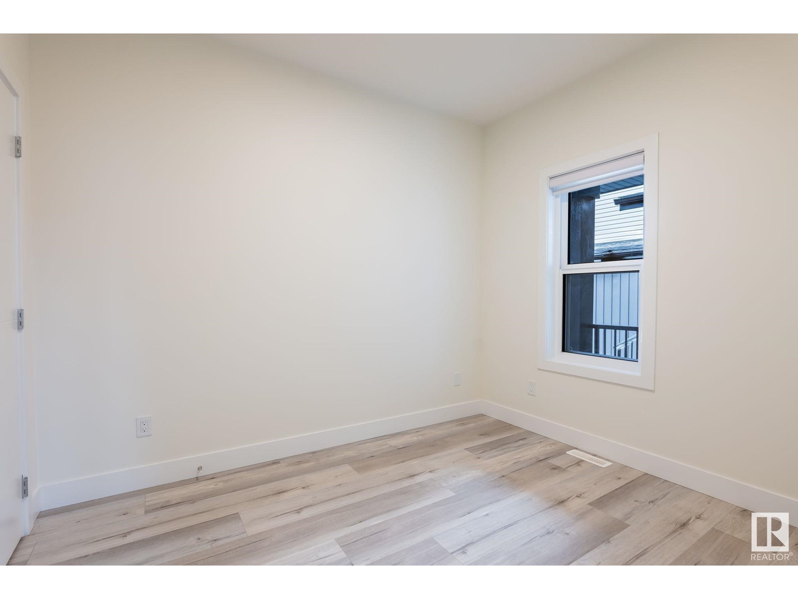 Property at 60 Hemingway CR image 4