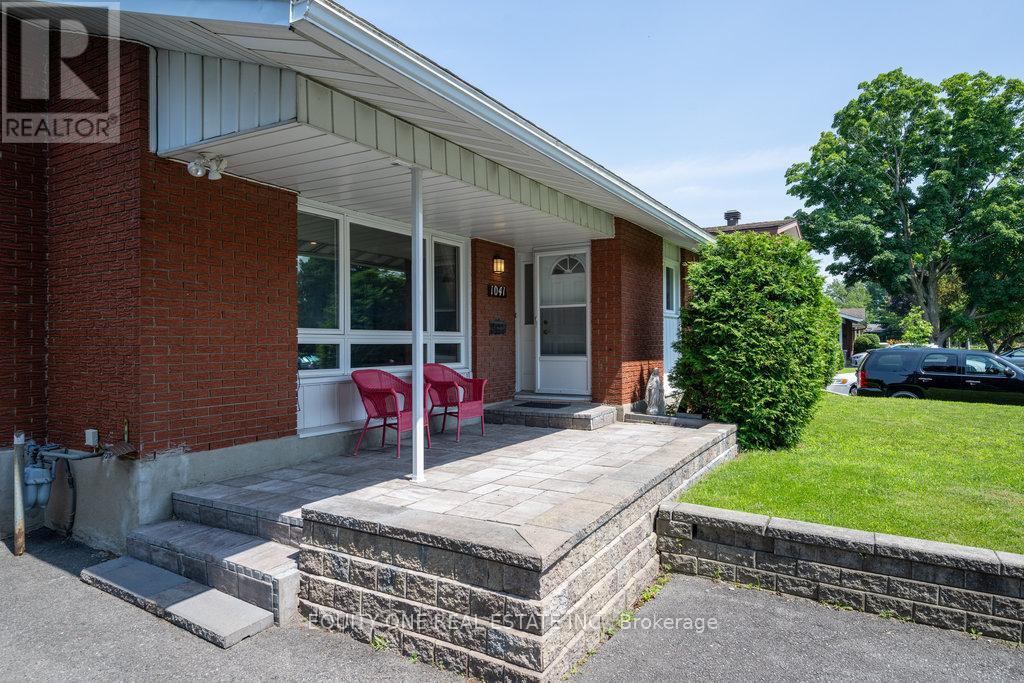 Property at 1041 WISEMAN CRESCENT image 4